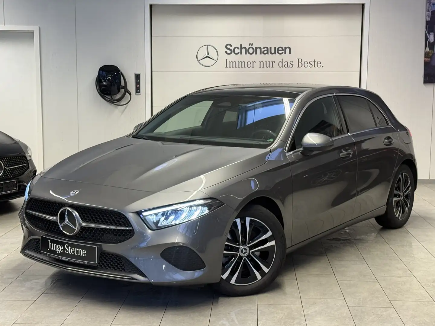Mercedes-Benz A 180 Progressive ADV+PANO+VOLLDIGI+PRIVACY Grau - 1
