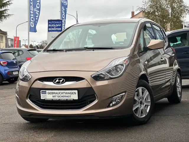 Hyundai iX20 1,6 2.HAND/AHK/SHZ/CLIM./8FACH/ALU/GARANTIE