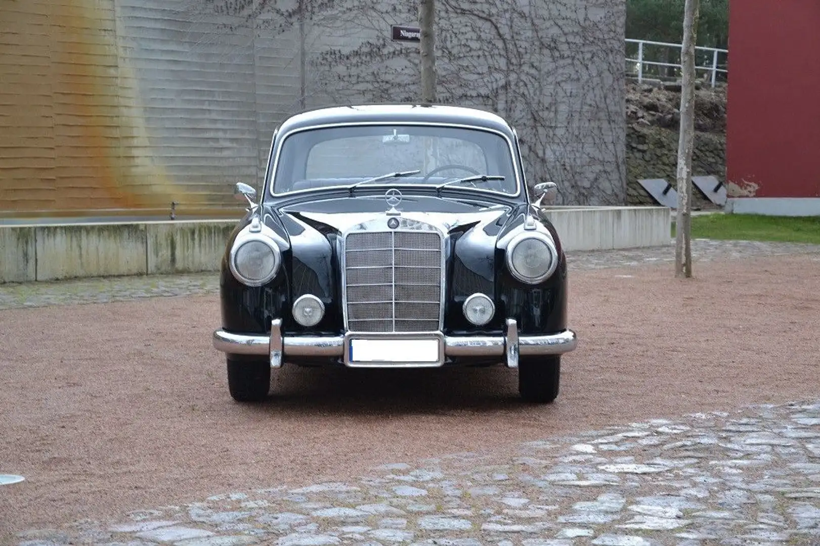 Mercedes-Benz 220 a Ponton, 1. Serie Zwart - 2