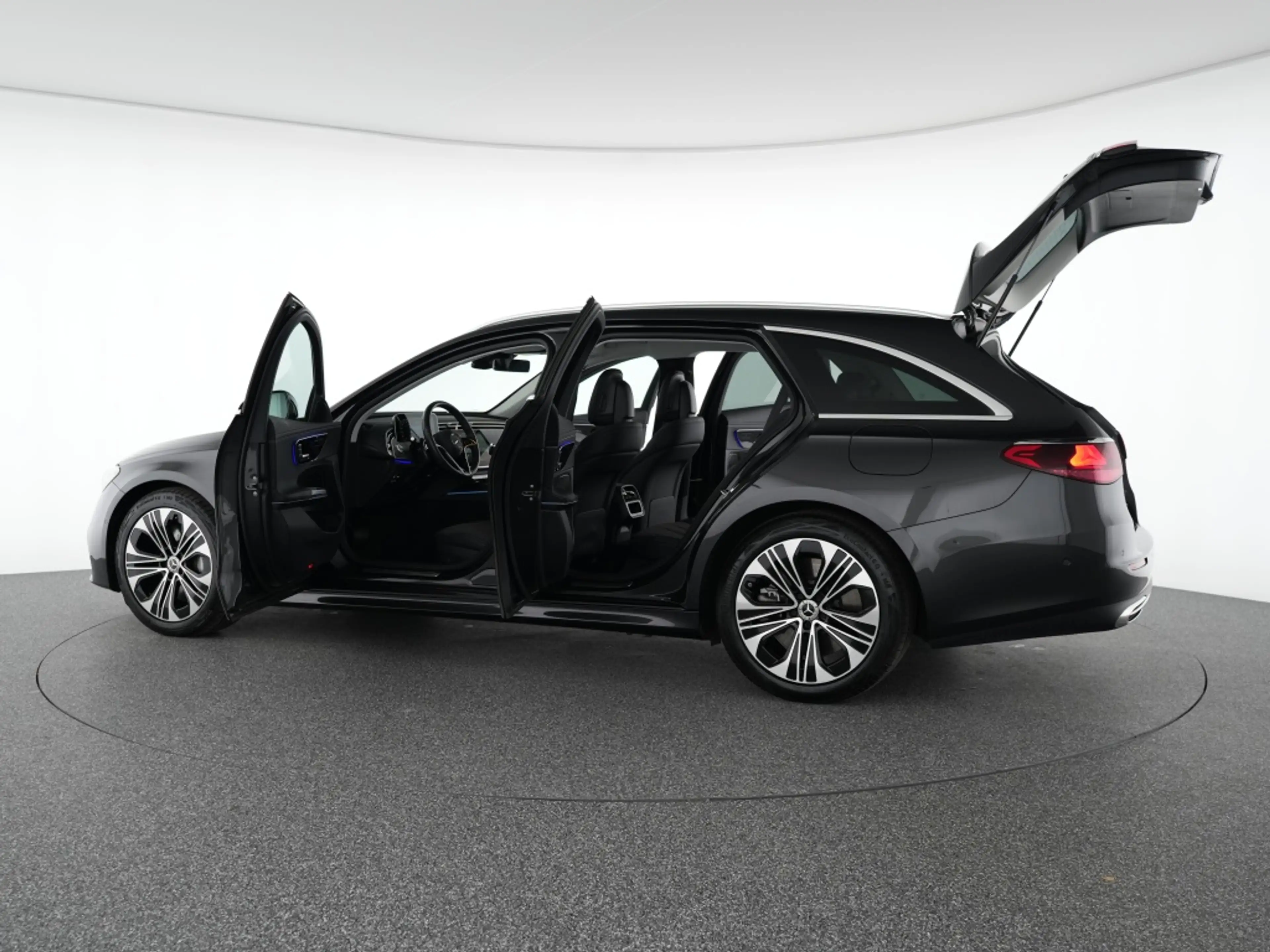 Mercedes-Benz E 300 e T Avantgarde Advanced 360° AHK Winter — photo 14