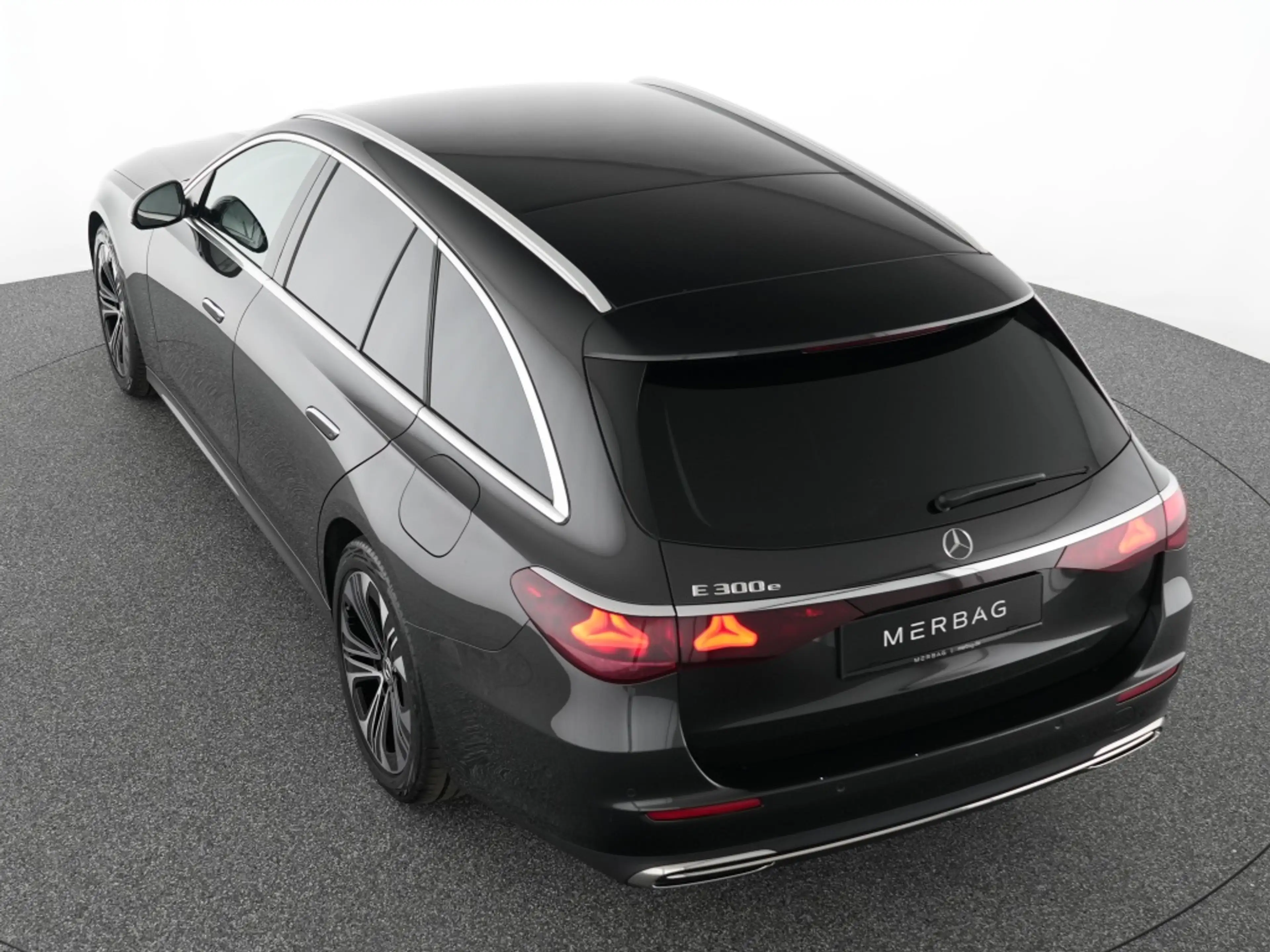 Mercedes-Benz E 300 e T Avantgarde Advanced 360° AHK Winter — photo 11