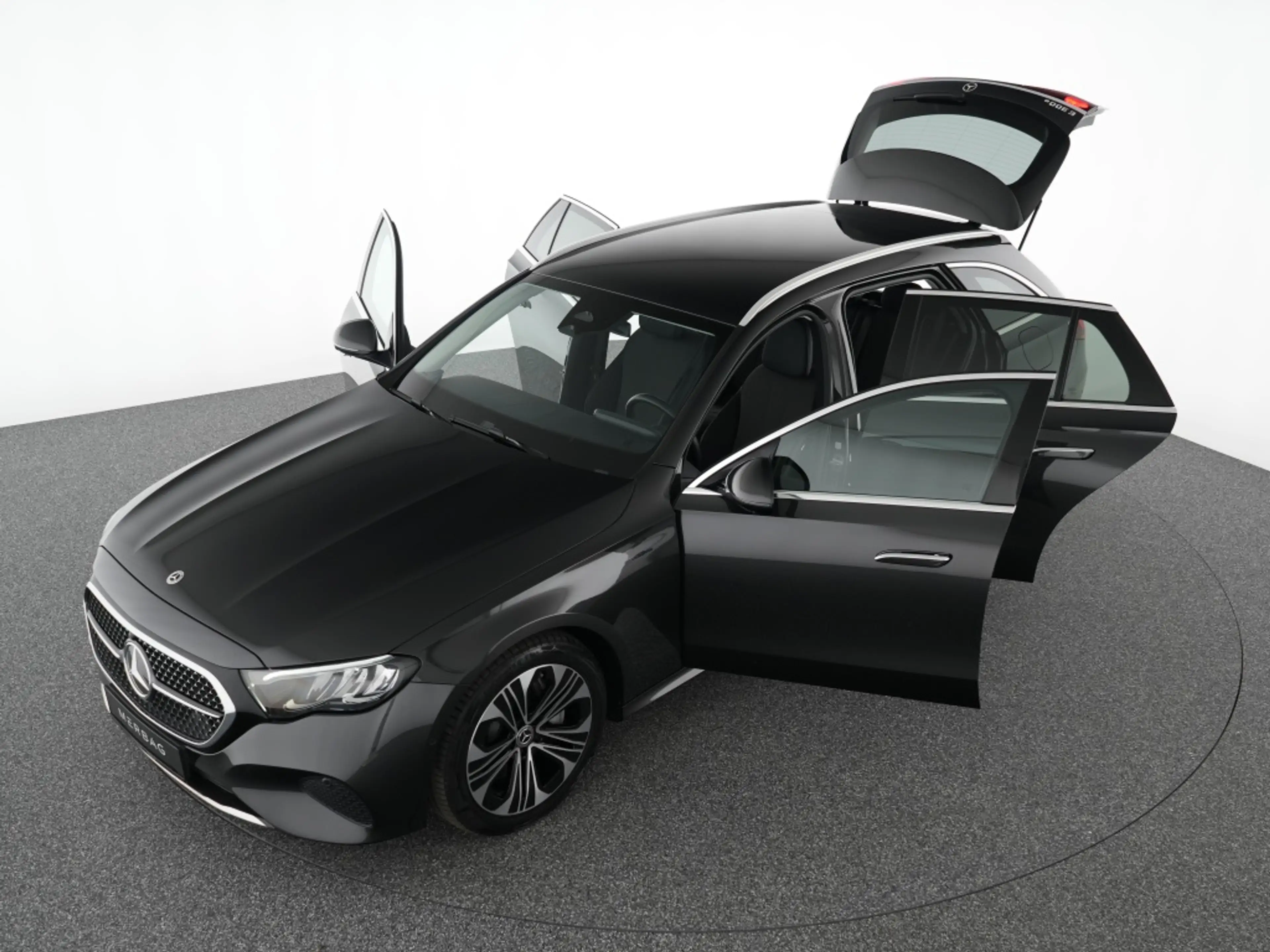 Mercedes-Benz E 300 e T Avantgarde Advanced 360° AHK Winter — photo 12