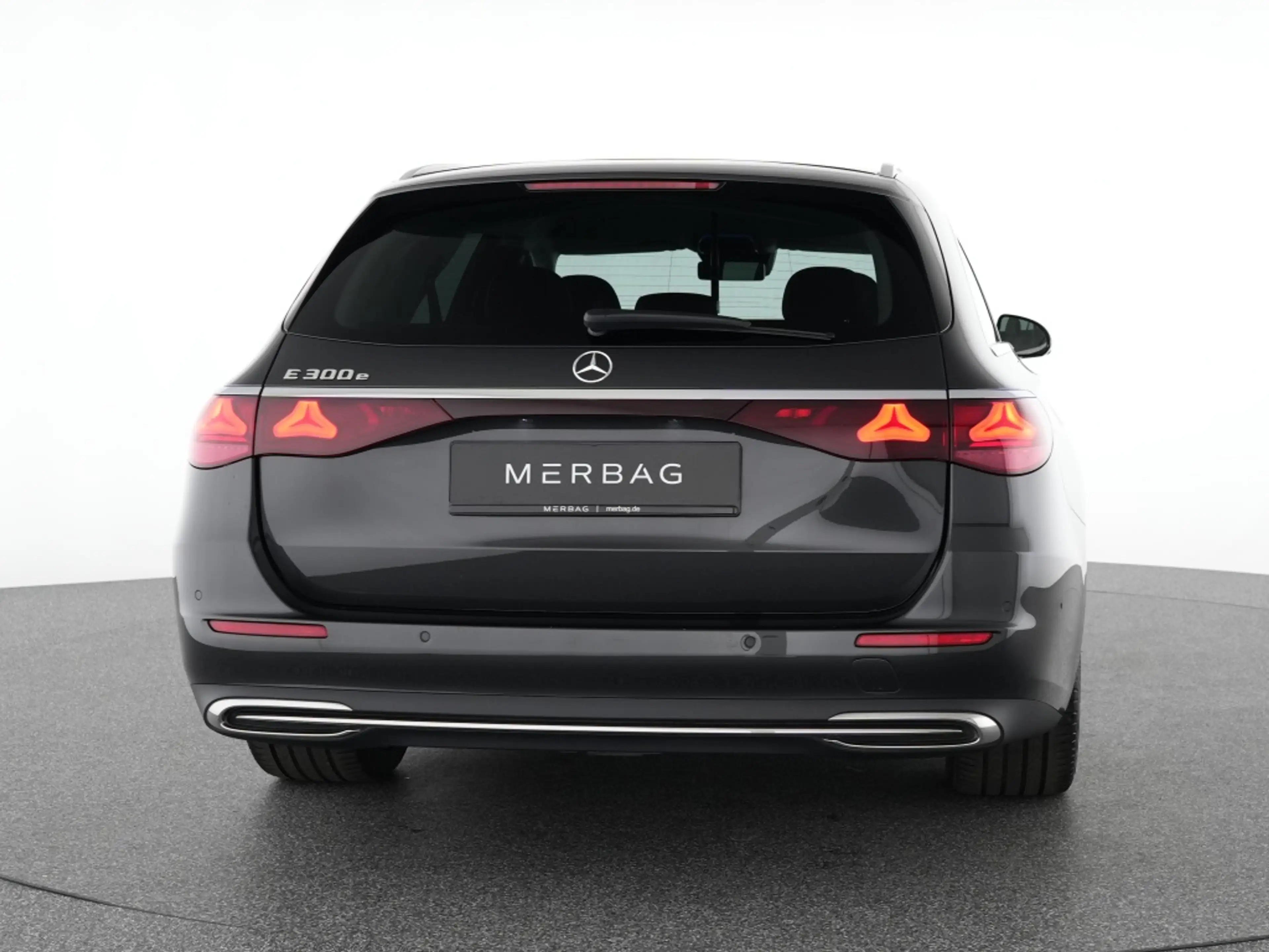 Mercedes-Benz E 300 e T Avantgarde Advanced 360° AHK Winter — photo 4