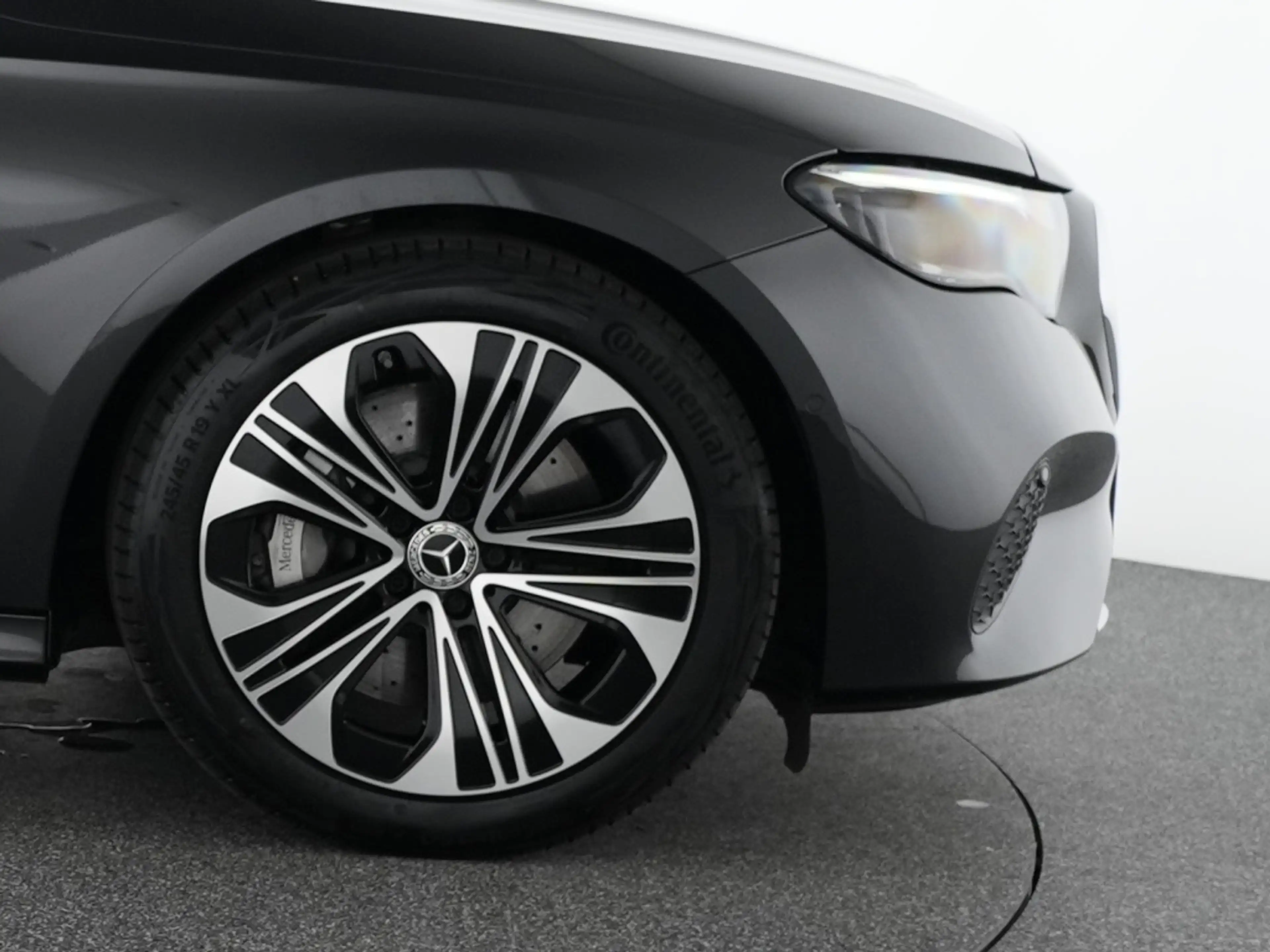 Mercedes-Benz E 300 e T Avantgarde Advanced 360° AHK Winter — photo 6