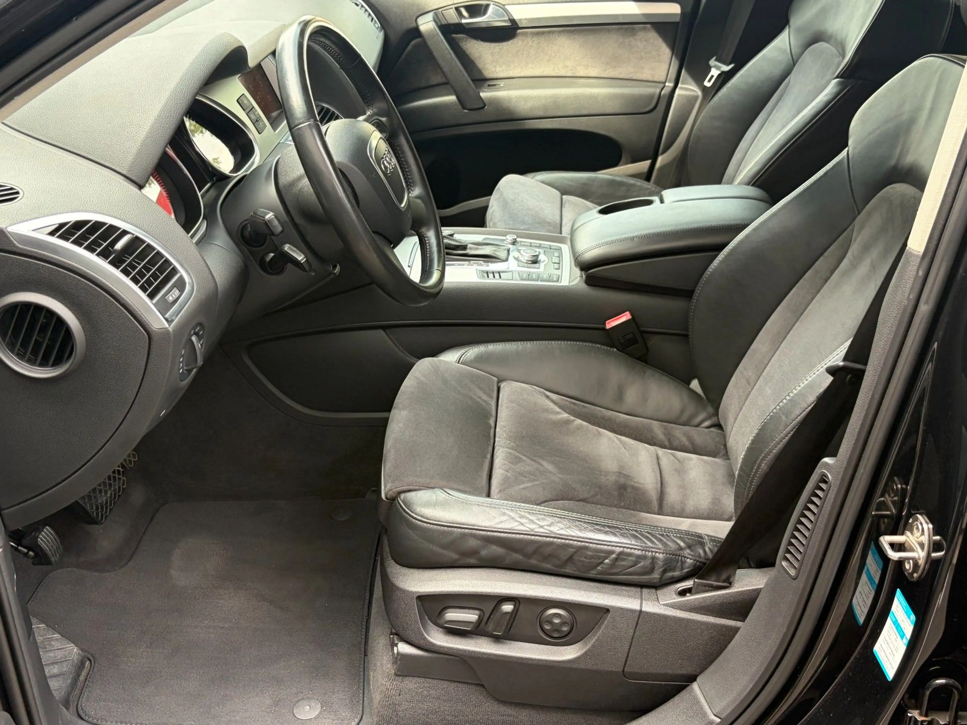 Audi Q7 3.0 TDI quattro · 1 Hand · 7 Sitzer · AHK — photo 15