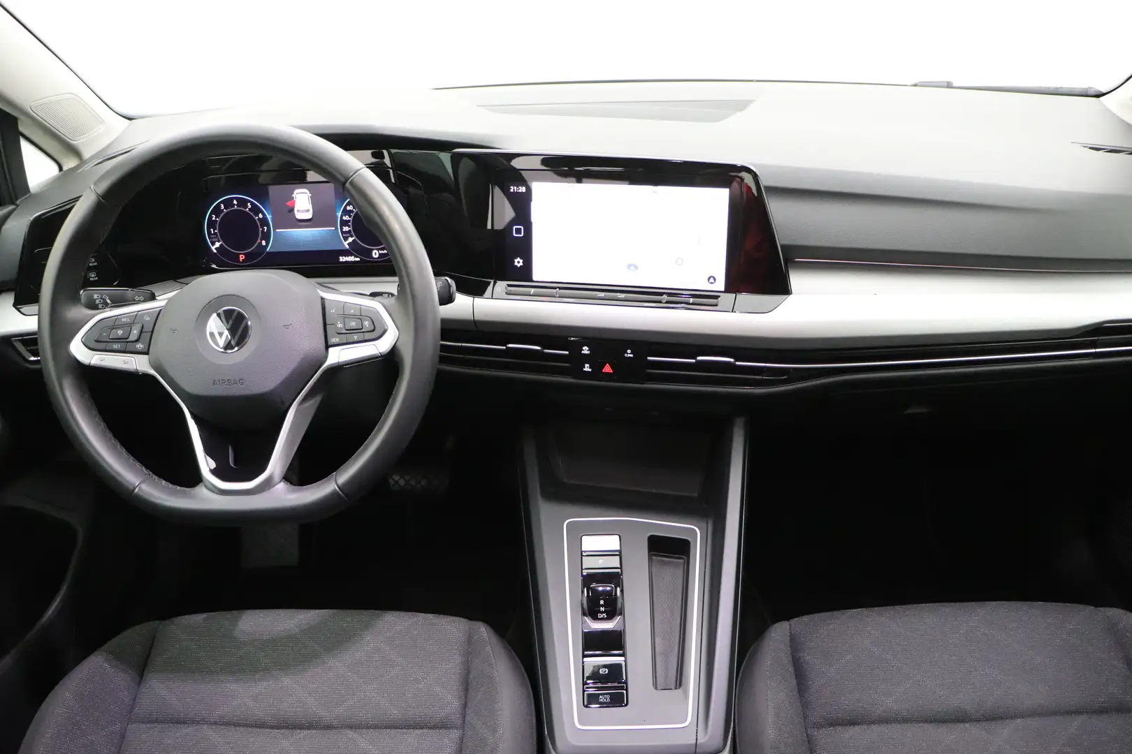 Volkswagen Golf 1.5 E-TSI Life DSG GPS PDC ACC CAM Carplay Zwart - 2