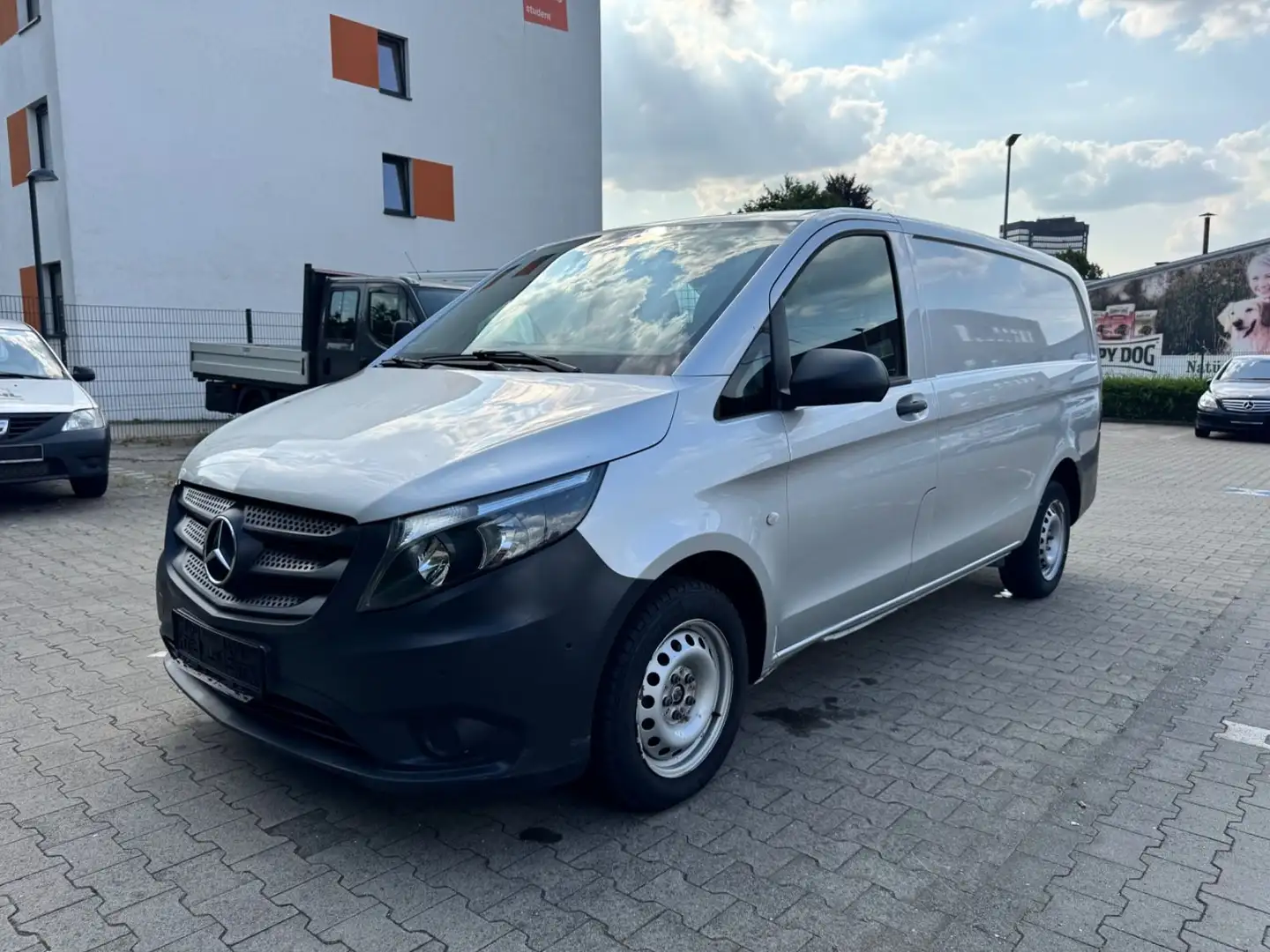 Mercedes-Benz Vito Kasten 111 FWD lang * Klima * TÜV * Argento - 1