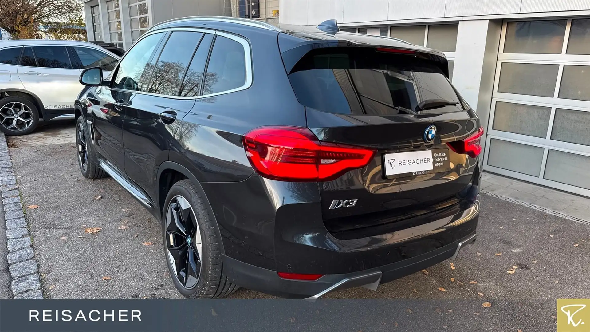 BMW iX3 IX3 Impressive DAProf,Leder,LCProf,PA+,adaptLED Gris - 2