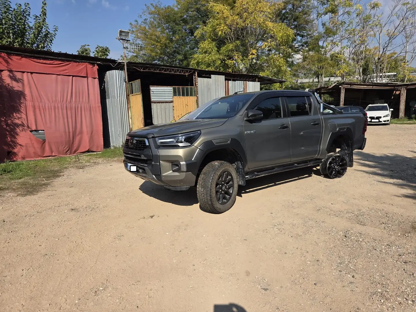 Toyota Hilux Hilux  2.8 DCI Invincible 4wd auto SINISTRATA Grigio - 1