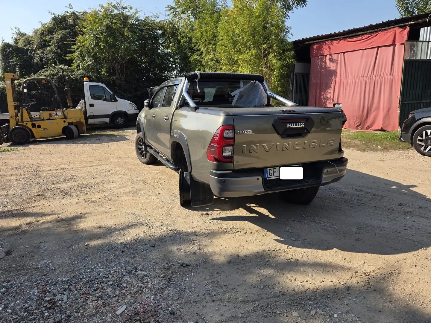 Toyota Hilux Hilux  2.8 DCI Invincible 4wd auto SINISTRATA Grigio - 2
