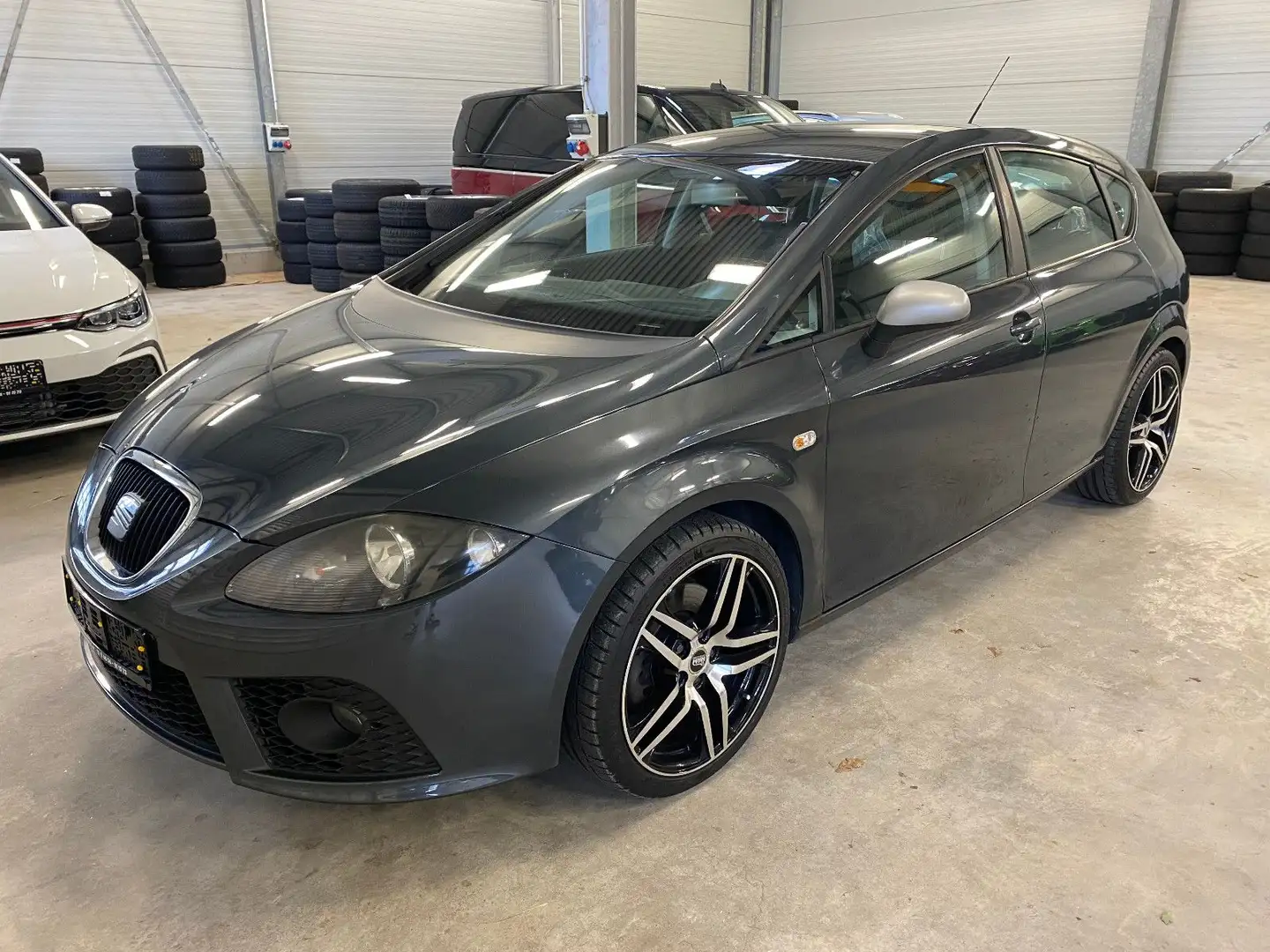 SEAT Leon 2.0 FR AHK Klimaautomatik Tempomat Grau - 1