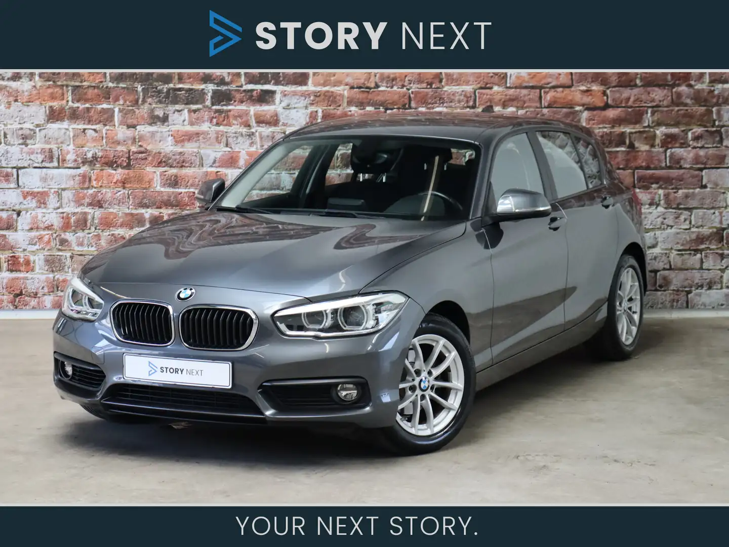 BMW 118 1 Serie 118i Executive Sport Line Automaat 5 deurs Grijs - 1