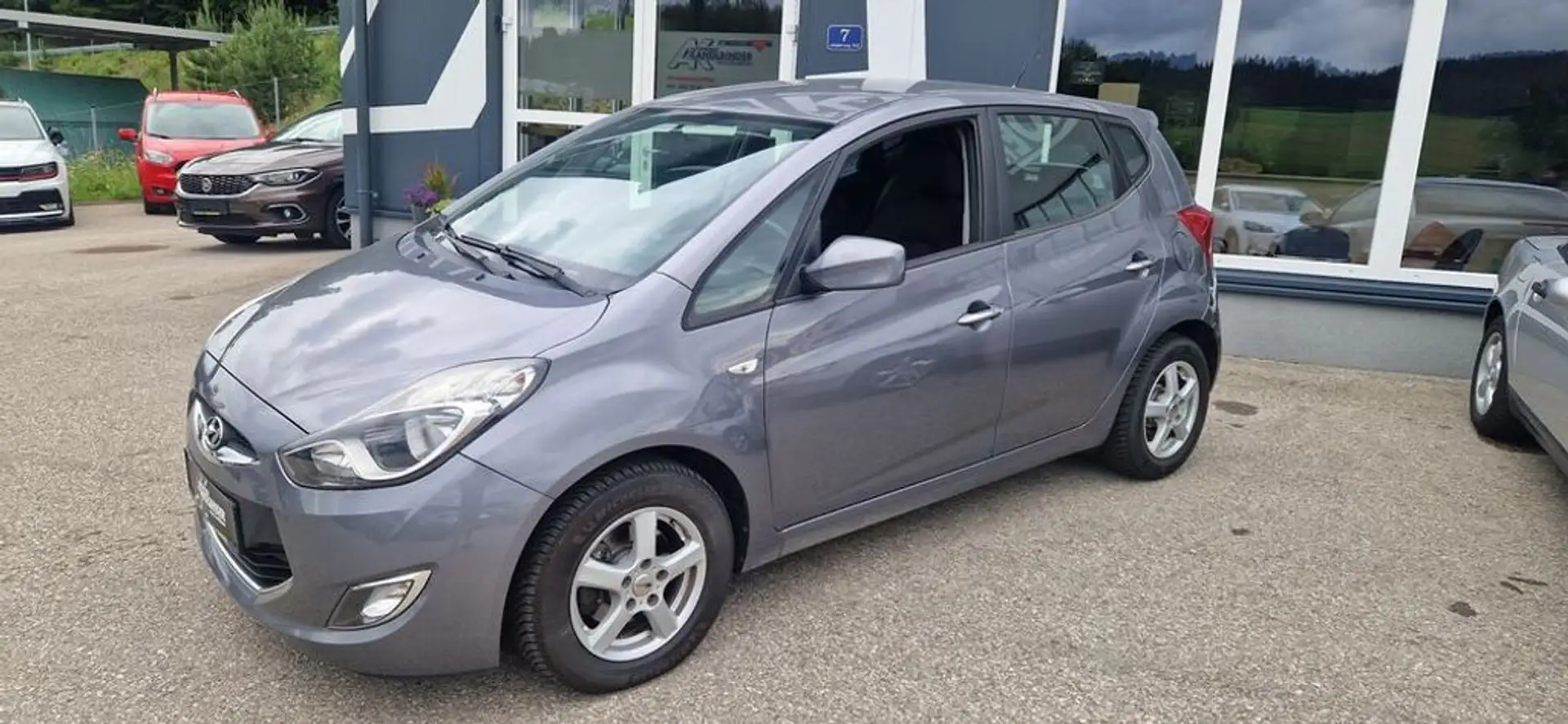 Hyundai iX20 1,4 CRDi Comfort Grau - 2