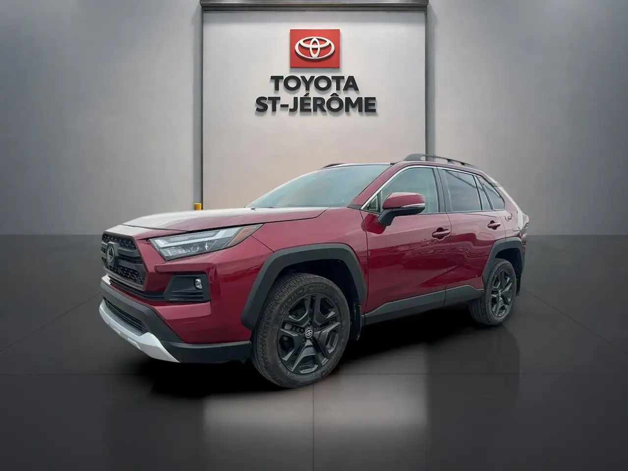 2024 Toyota RAV 4 Base — photo 1