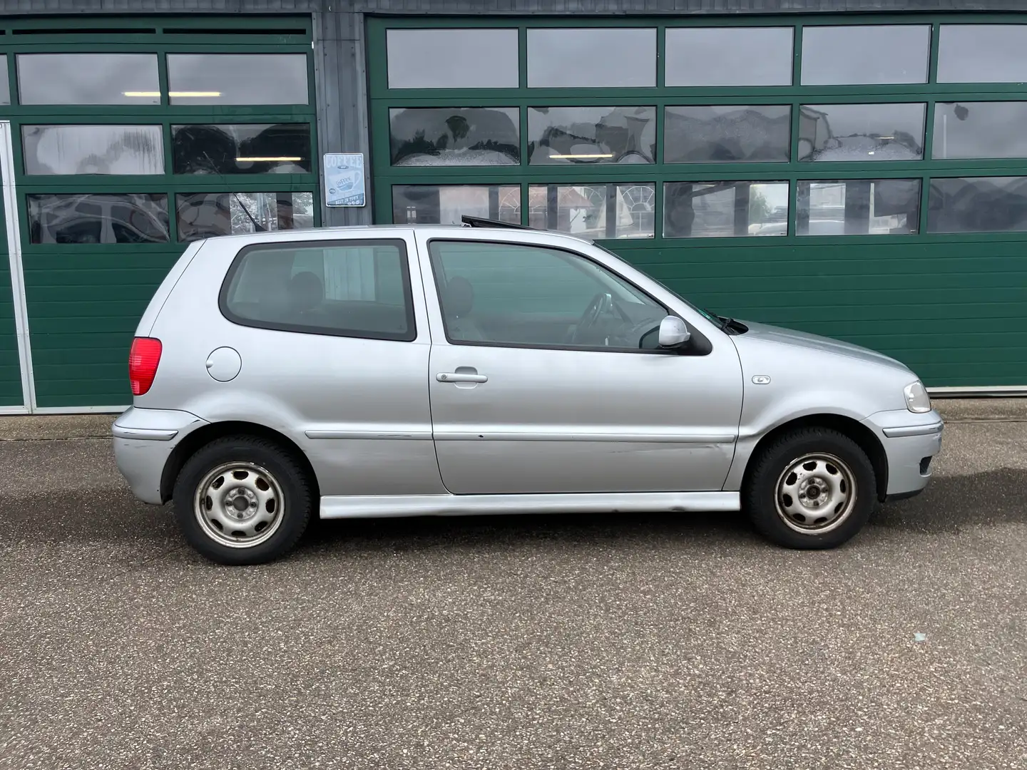 Volkswagen Polo 1.0 Edition Schiebedach 1.Hand Scheckheft Argent - 2