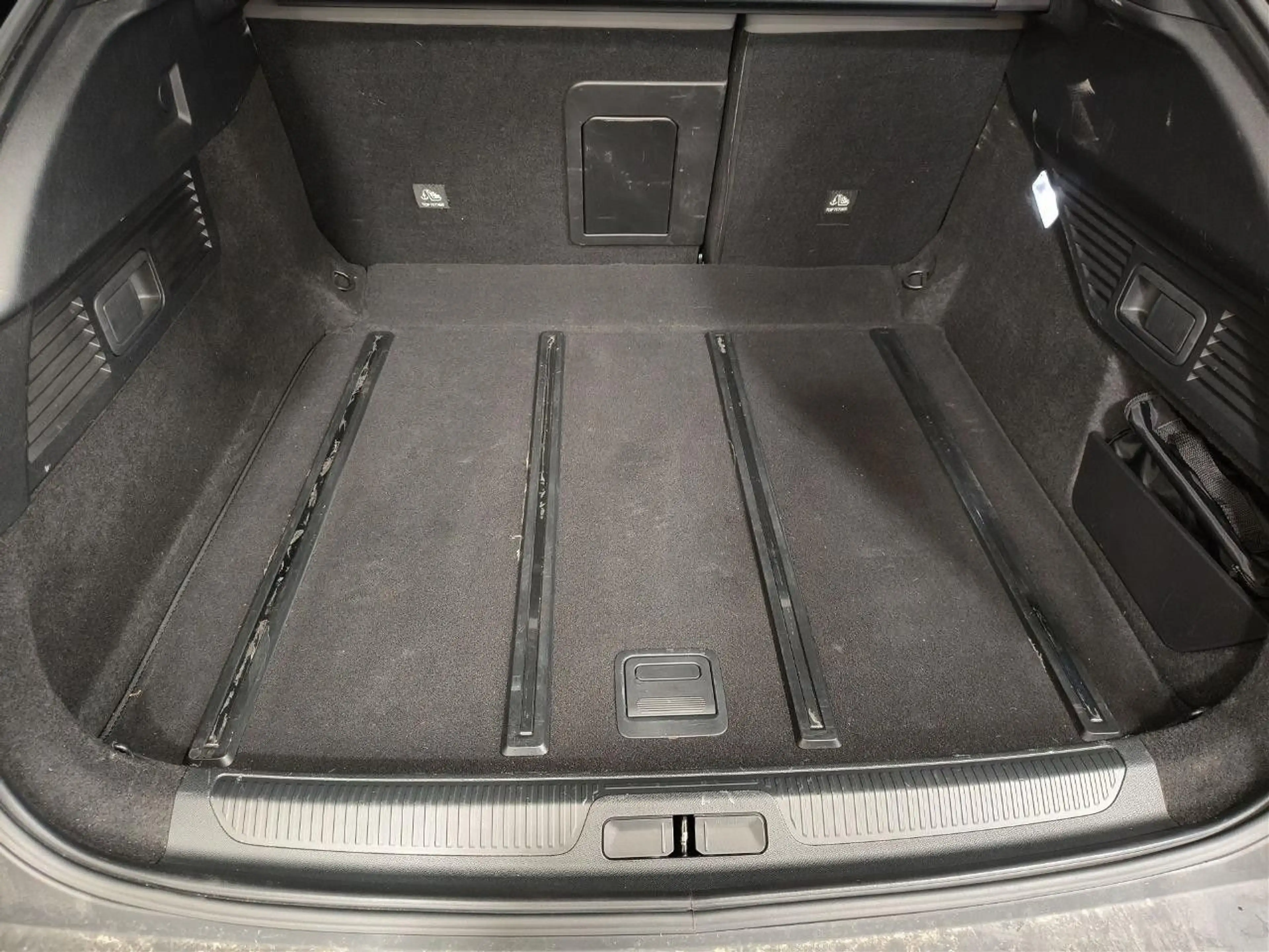 Citroen C5 X Plus Hybrid 145 eDCS6 — photo 12