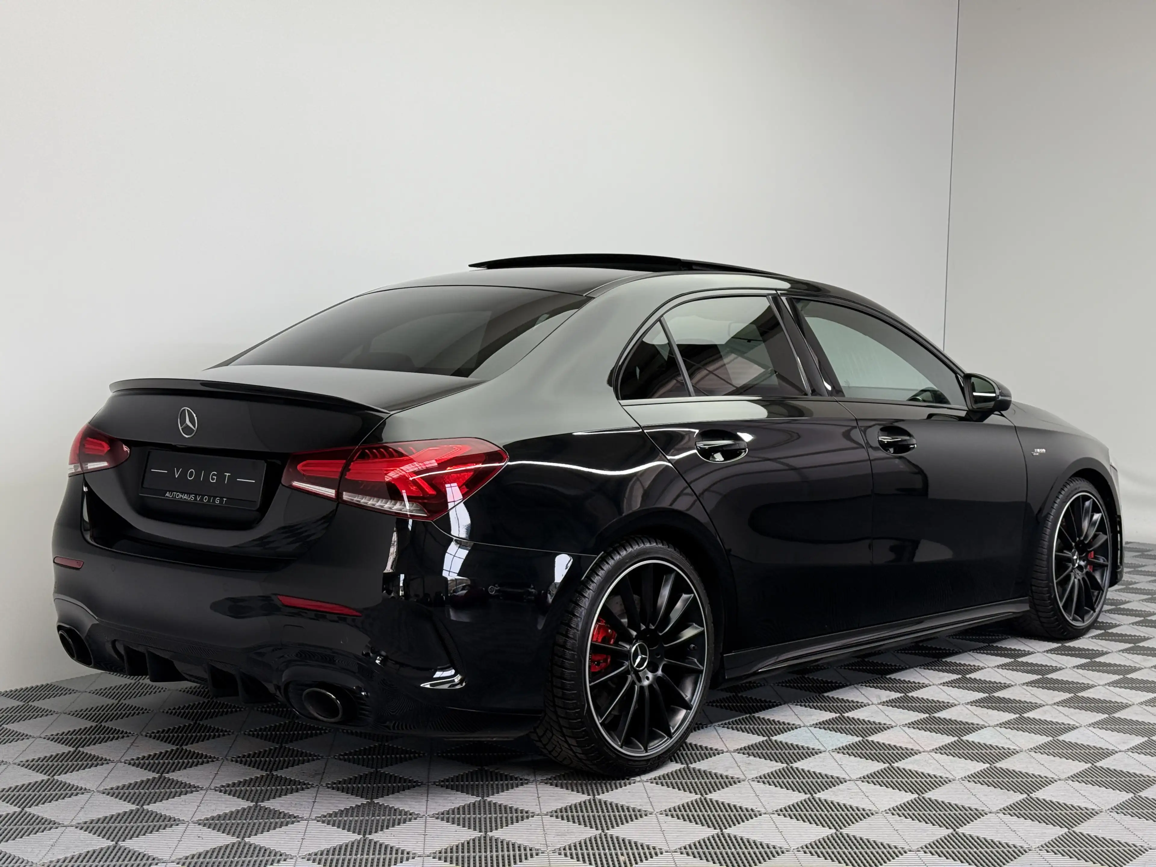 Mercedes-Benz A 35 AMG 4Matic|Schale|Pano|Burmaster|Night|DAB| — photo 6