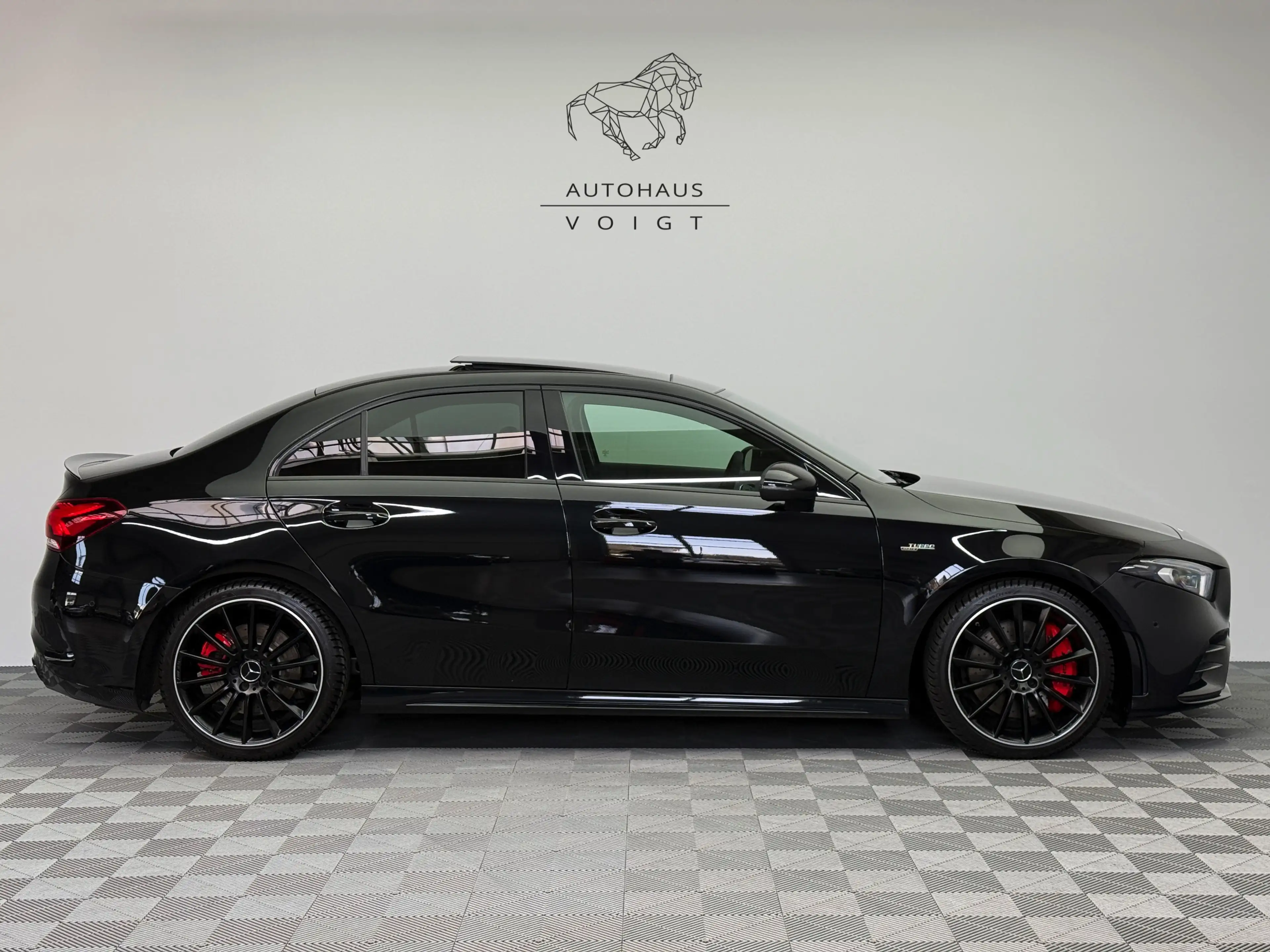 Mercedes-Benz A 35 AMG 4Matic|Schale|Pano|Burmaster|Night|DAB| — photo 4