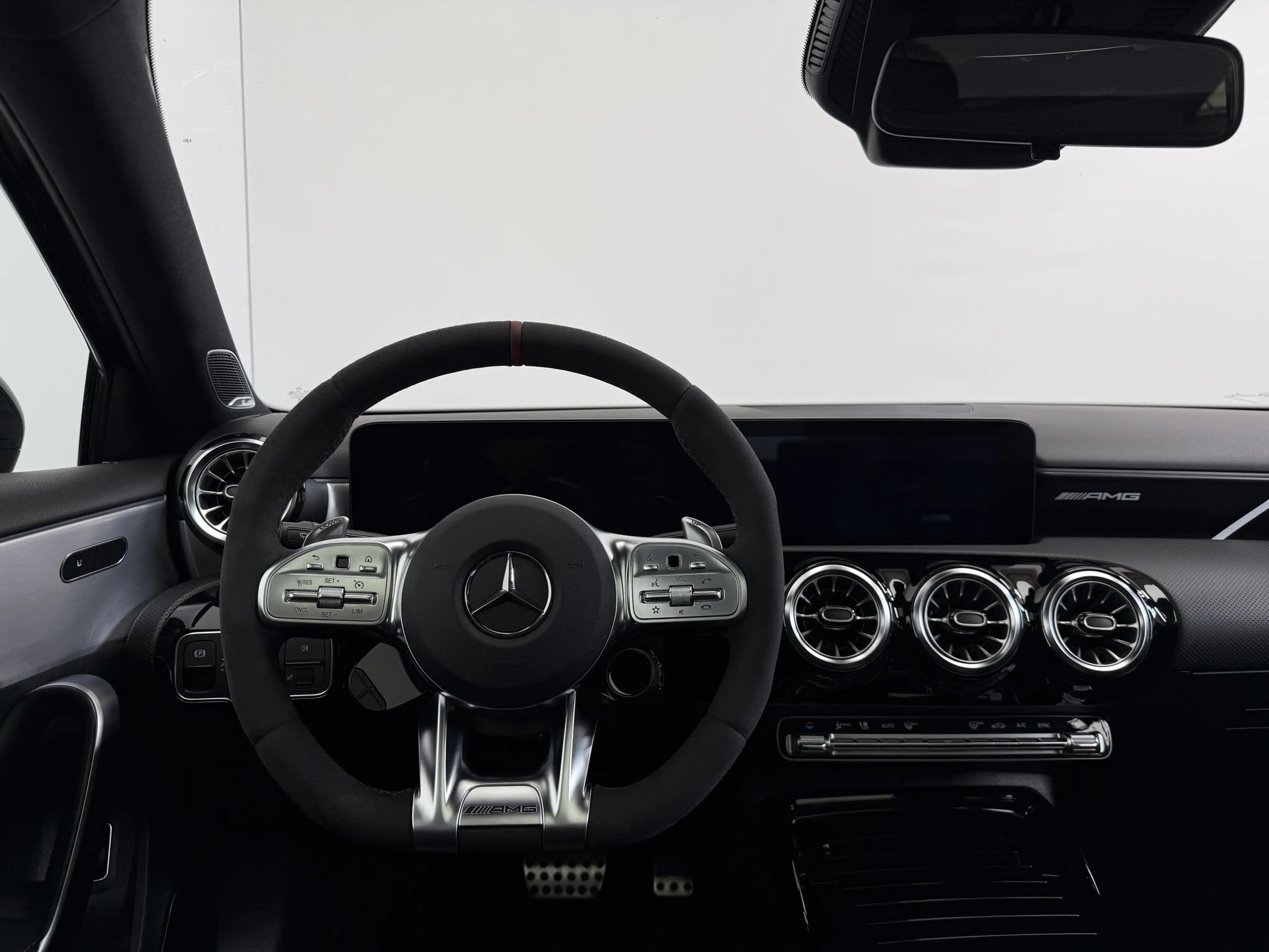 Mercedes-Benz A 35 AMG 4Matic|Schale|Pano|Burmaster|Night|DAB| — photo 11