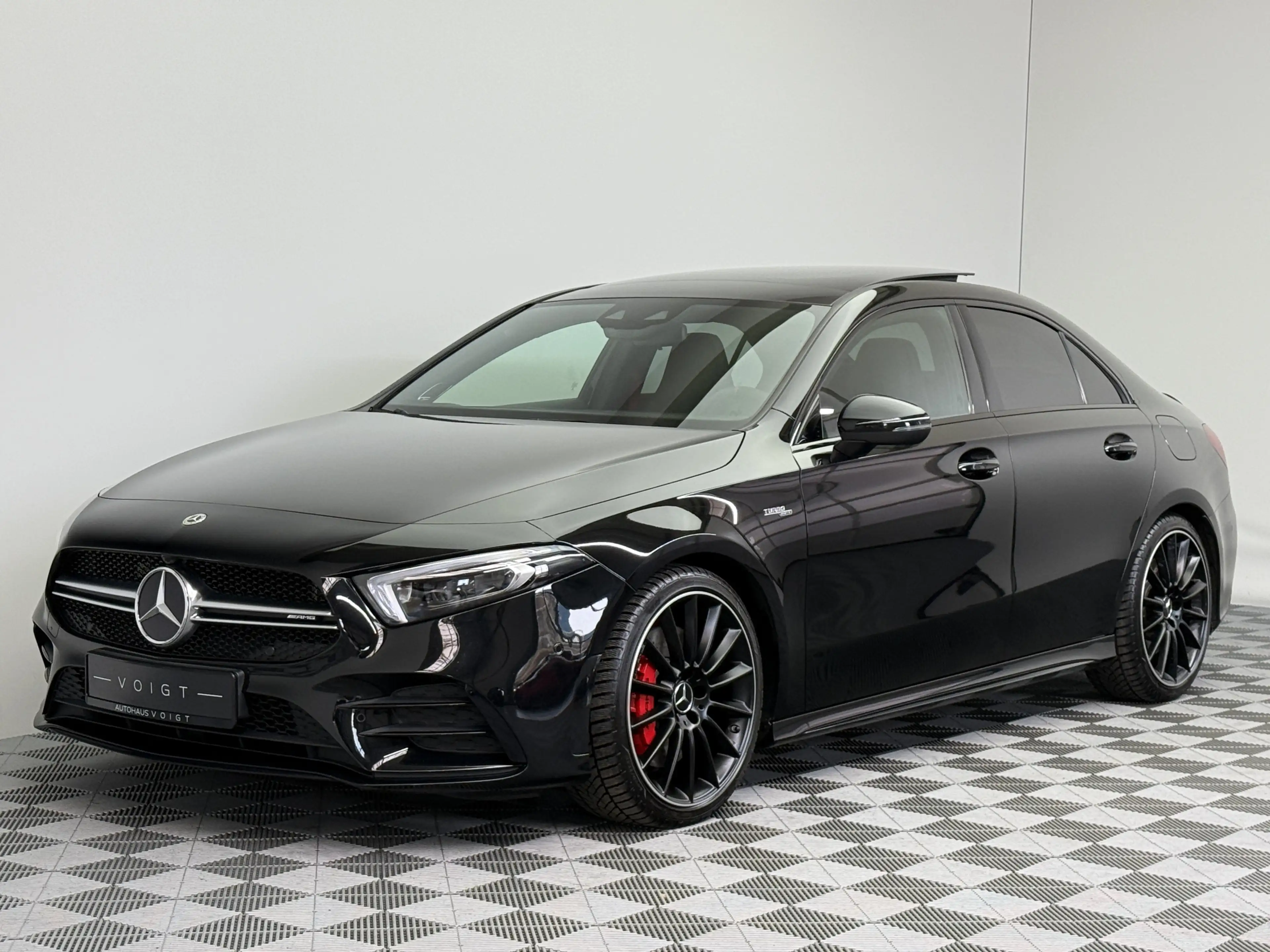 Mercedes-Benz A 35 AMG 4Matic|Schale|Pano|Burmaster|Night|DAB| — photo 2