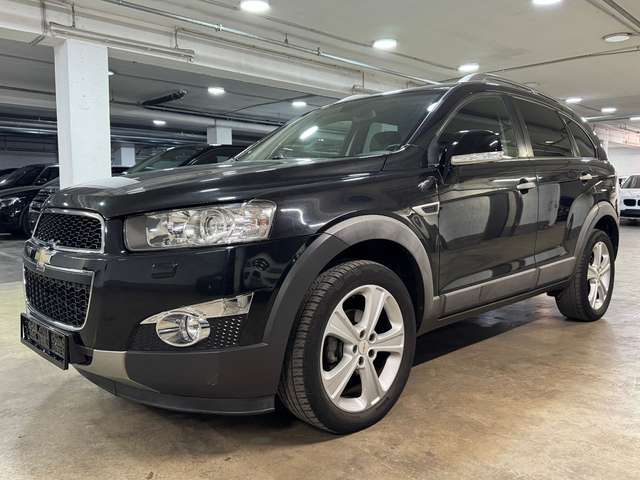 Imagine Chevrolet Captiva 2.2 D LTZ 4WD 7-Sitzer~Navi~Leder~Klima