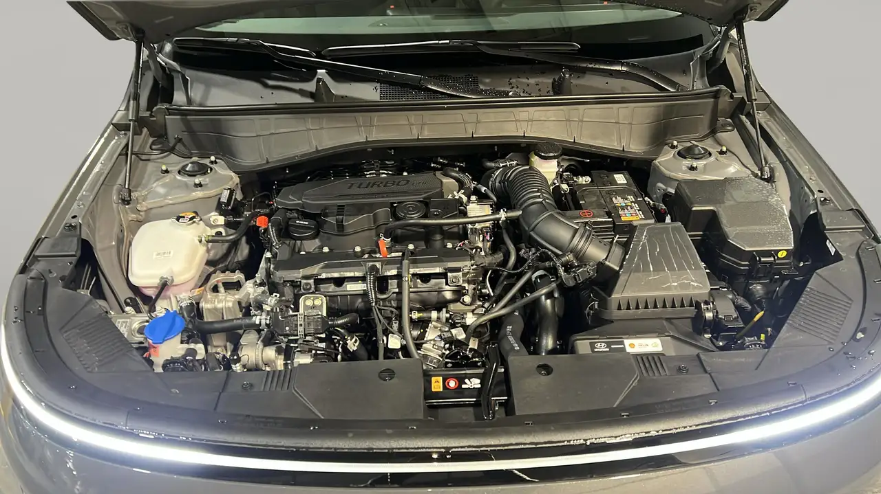 Hyundai KONA снимка Hyundai KONA