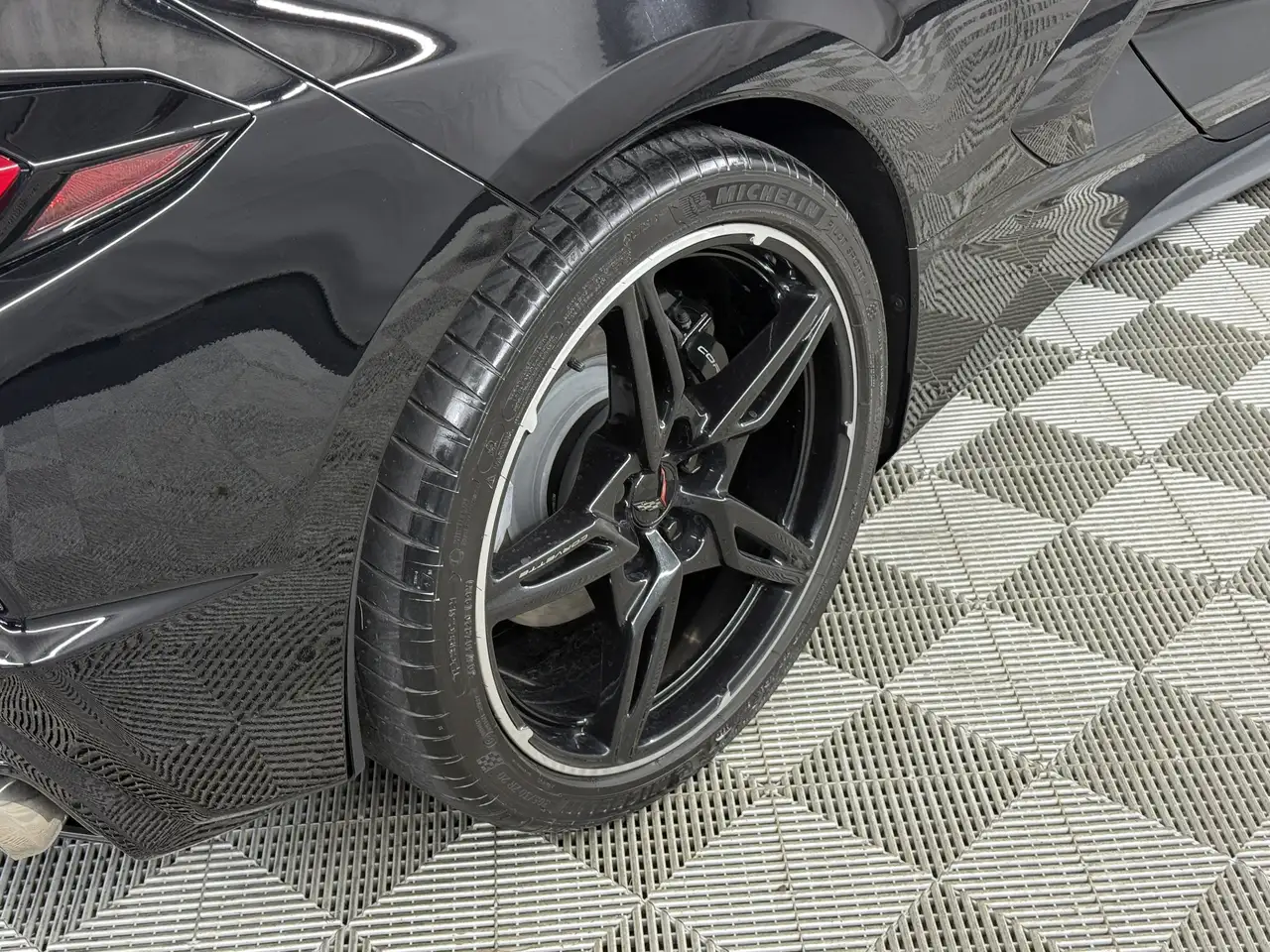 Chevrolet Corvette снимка Chevrolet Corvette