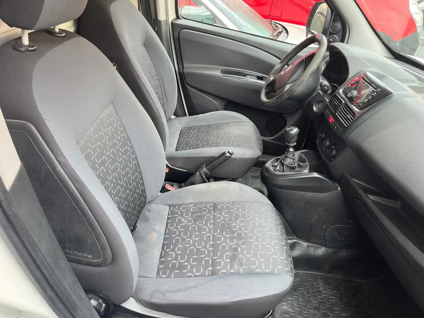Fiat Doblo 1.6 mjt 16v 105cv MOTORE GUASTO Bílá - 2
