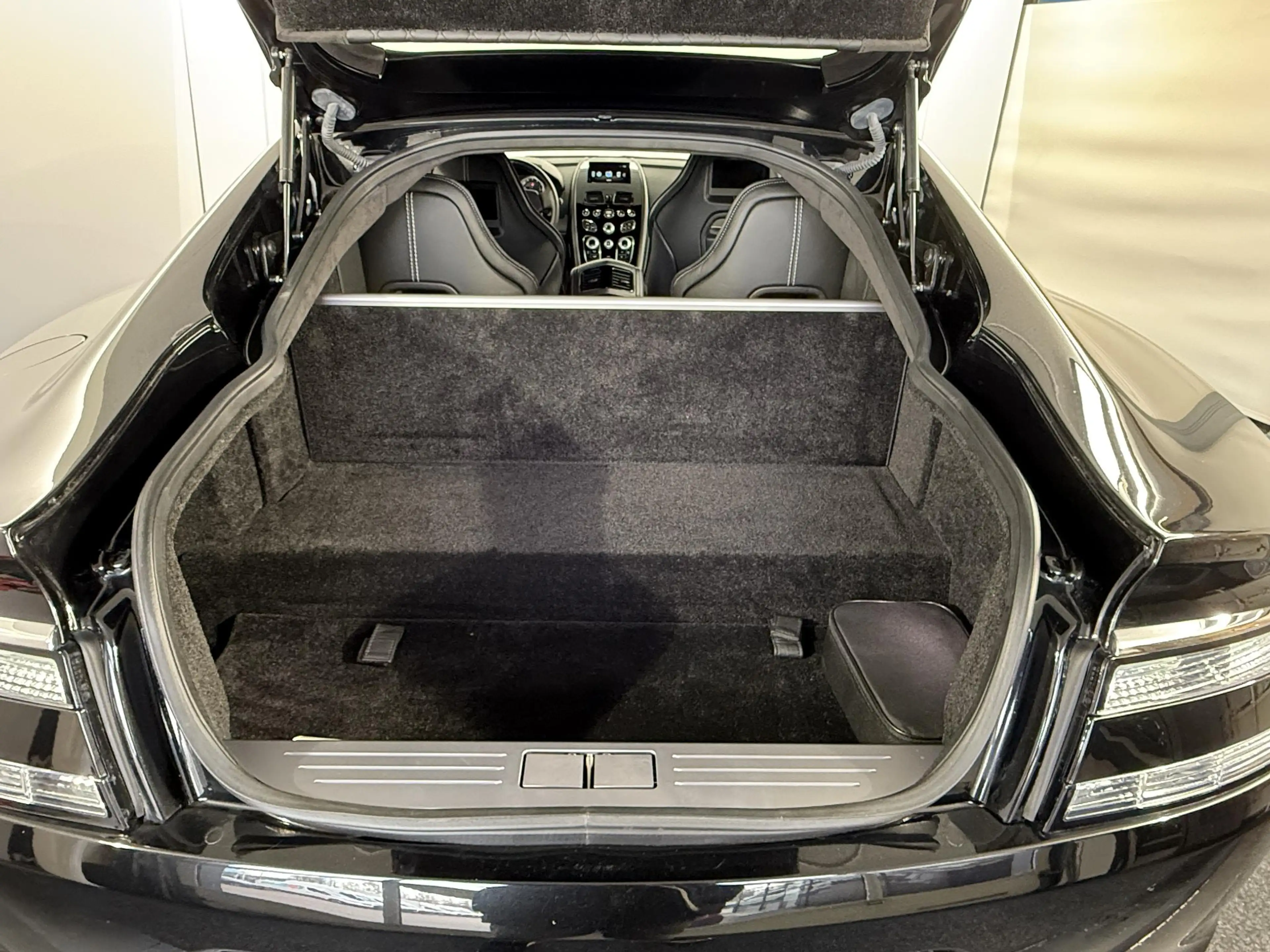 Aston Martin Rapide 6.0 V12 S / 559pk / Nappa leder / 17.000km — photo 26