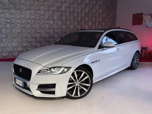 Jaguar XF Sportbrake 2.0d i4 R-Sport awd 180cv auto my18