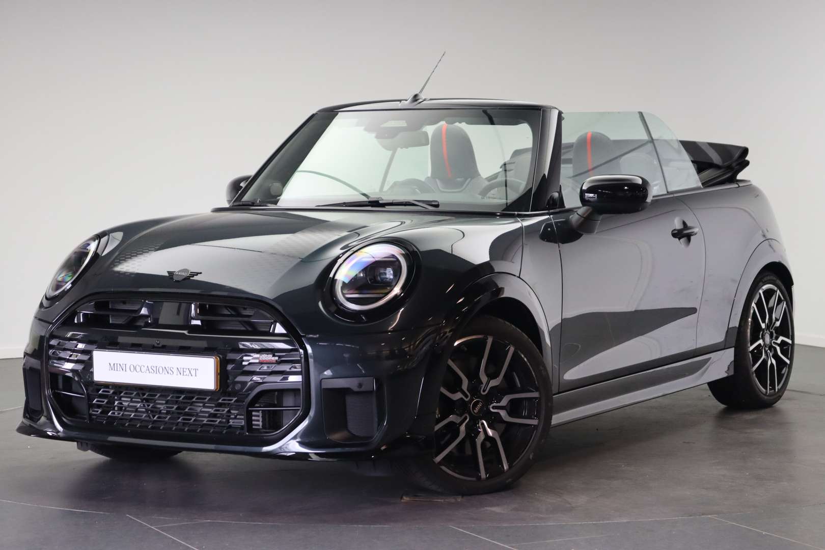 Mini Cabriolet John Cooper Works JCW Trim - 2025 - Joinsteer - #2