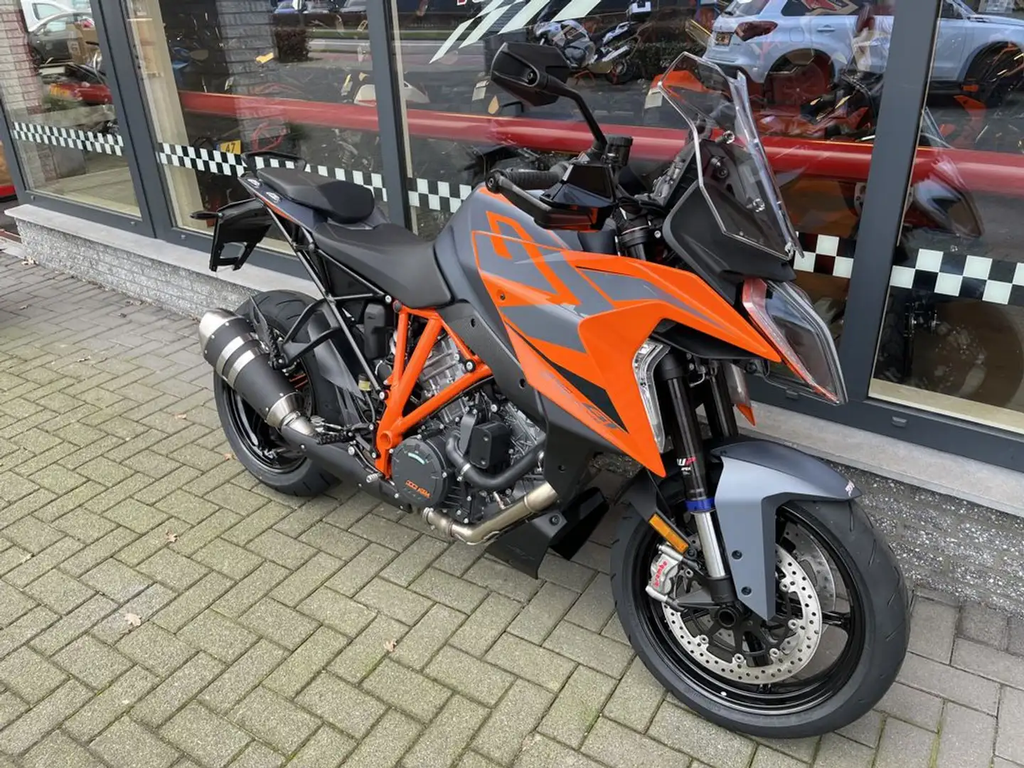 KTM 1290 Super Duke GT SUPERDUKE - 2