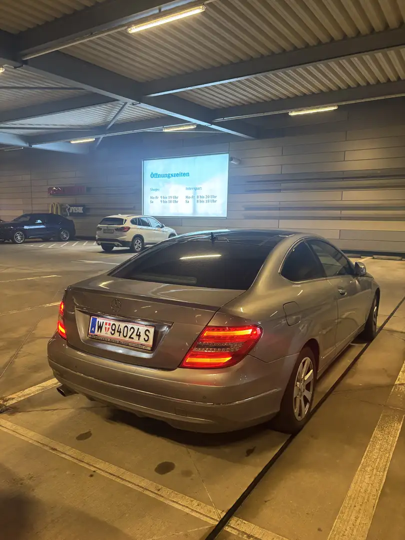 Mercedes-Benz C 220 CDI DPF Coupe (BlueEFFICIENCY) Grau - 1