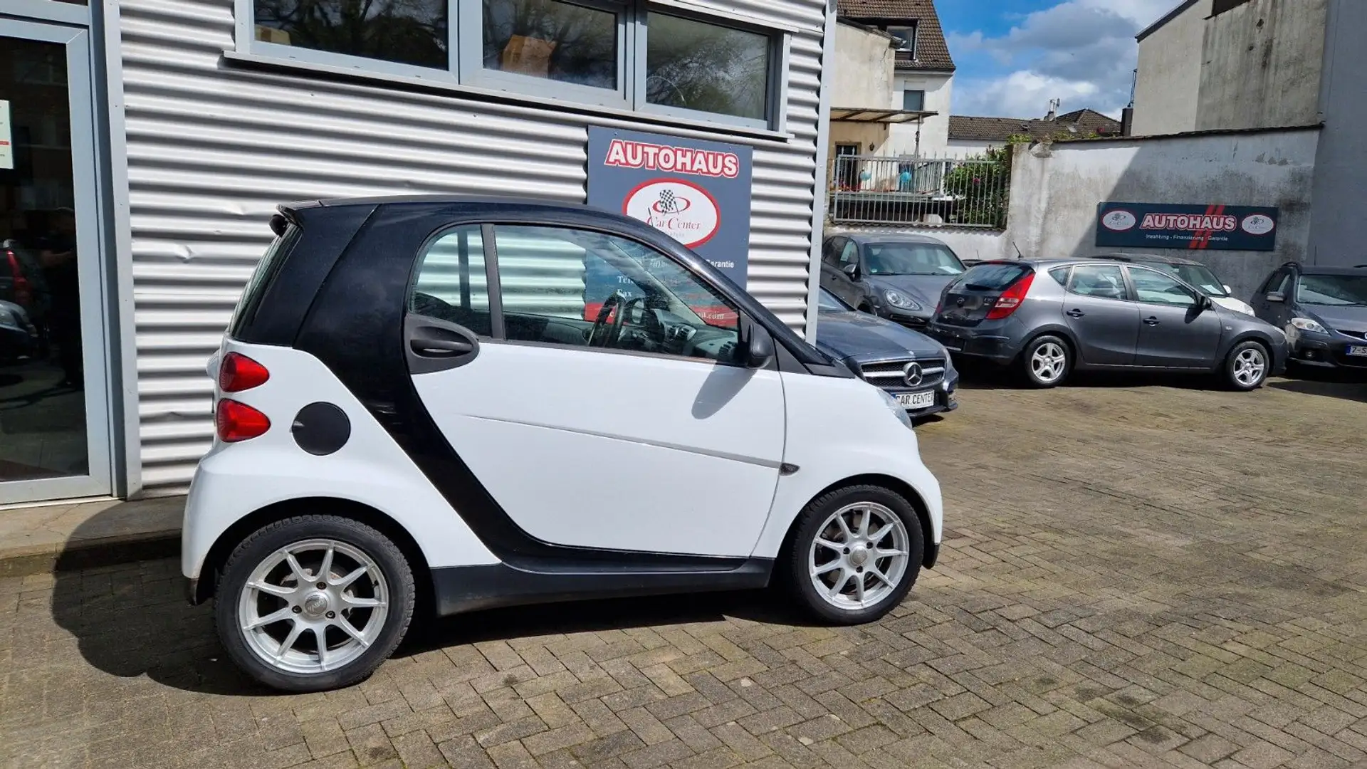 smart forTwo coupé 1.0 52kW NEUE ALLWETTER+BLUETOOTH Schwarz - 2