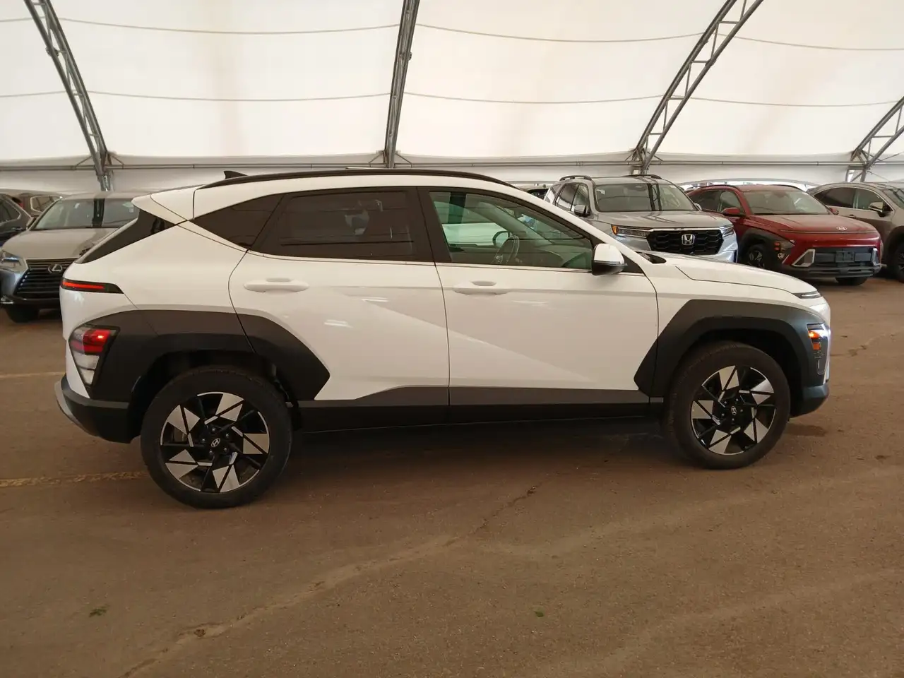 Hyundai KONA снимка Hyundai KONA
