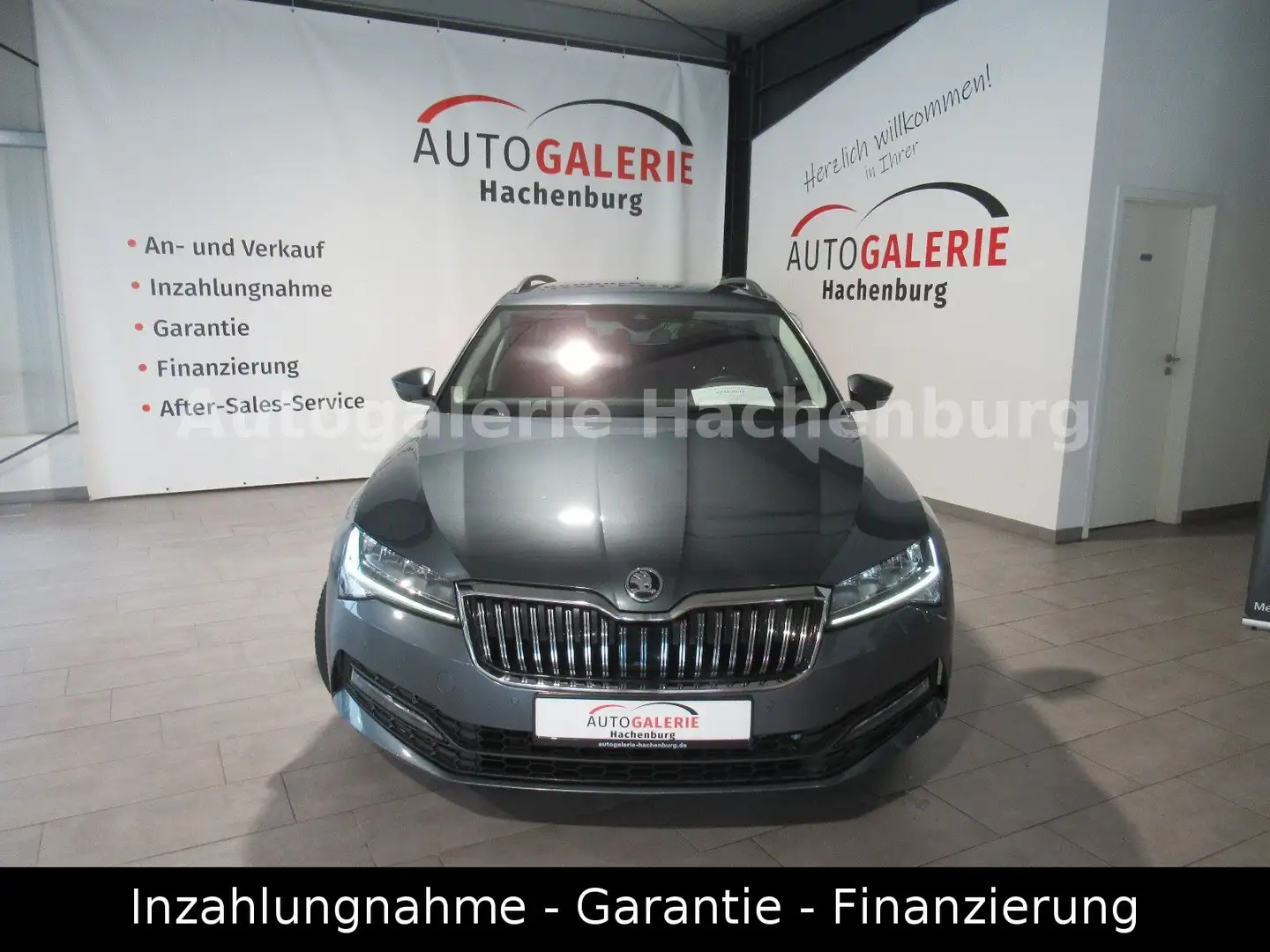 Skoda Superb Combi Ambition DSG/LED/Navi/CarPlay/EURO6 Grau - 2