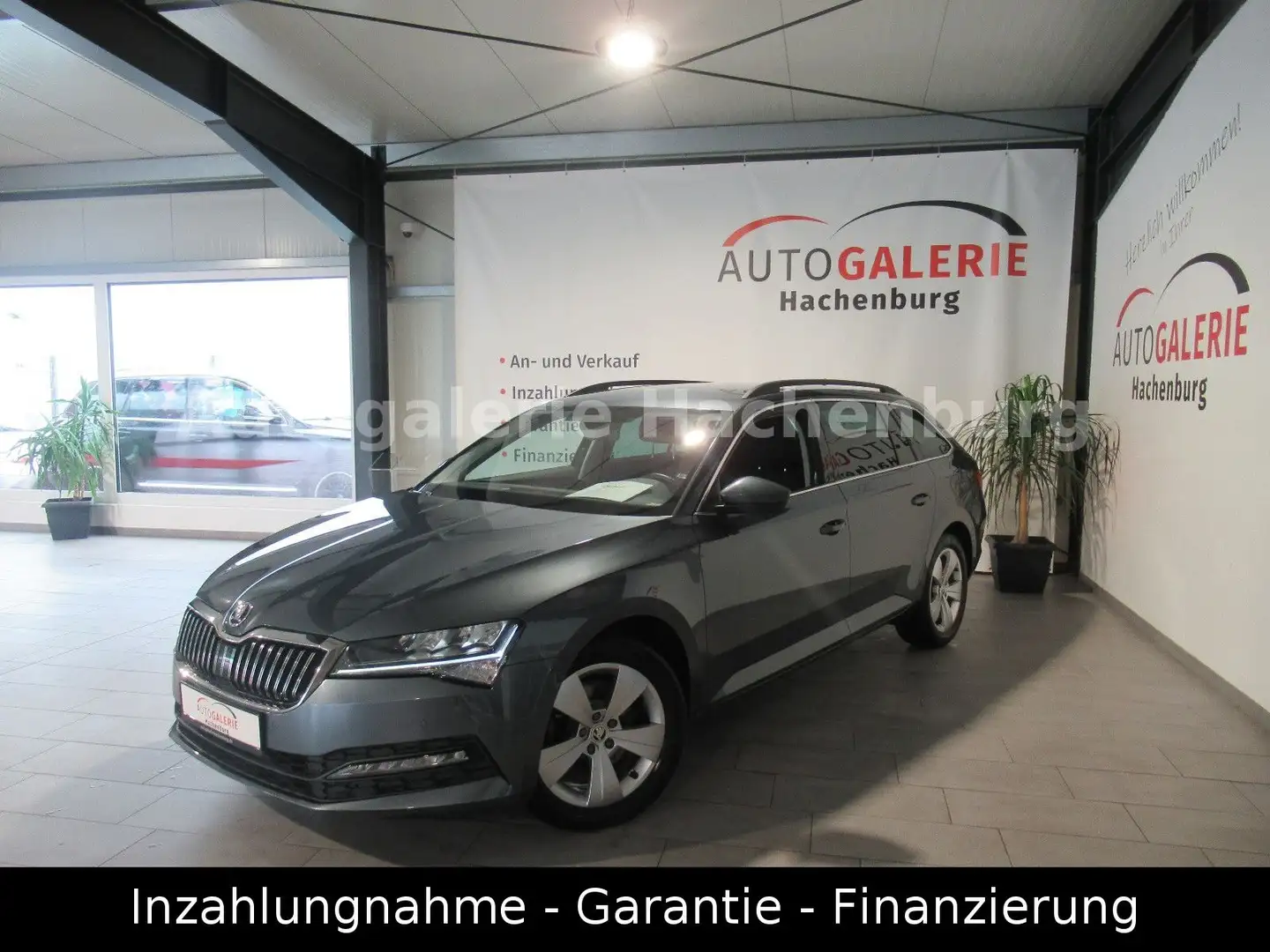Skoda Superb Combi Ambition DSG/LED/Navi/CarPlay/EURO6 Grau - 1