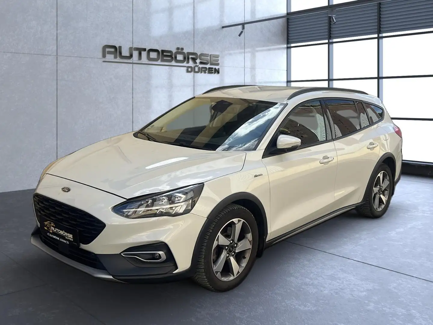 Ford Focus Turnier Active Hybrid Ecoboost Gris - 1