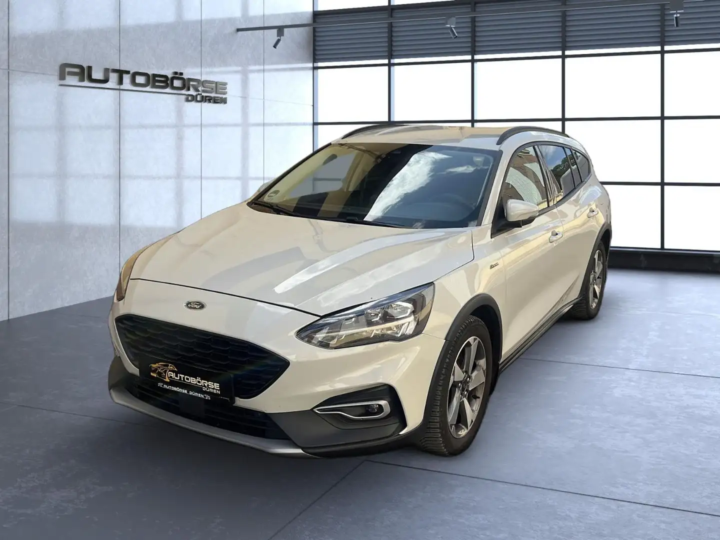 Ford Focus Turnier Active Hybrid Ecoboost Gris - 2