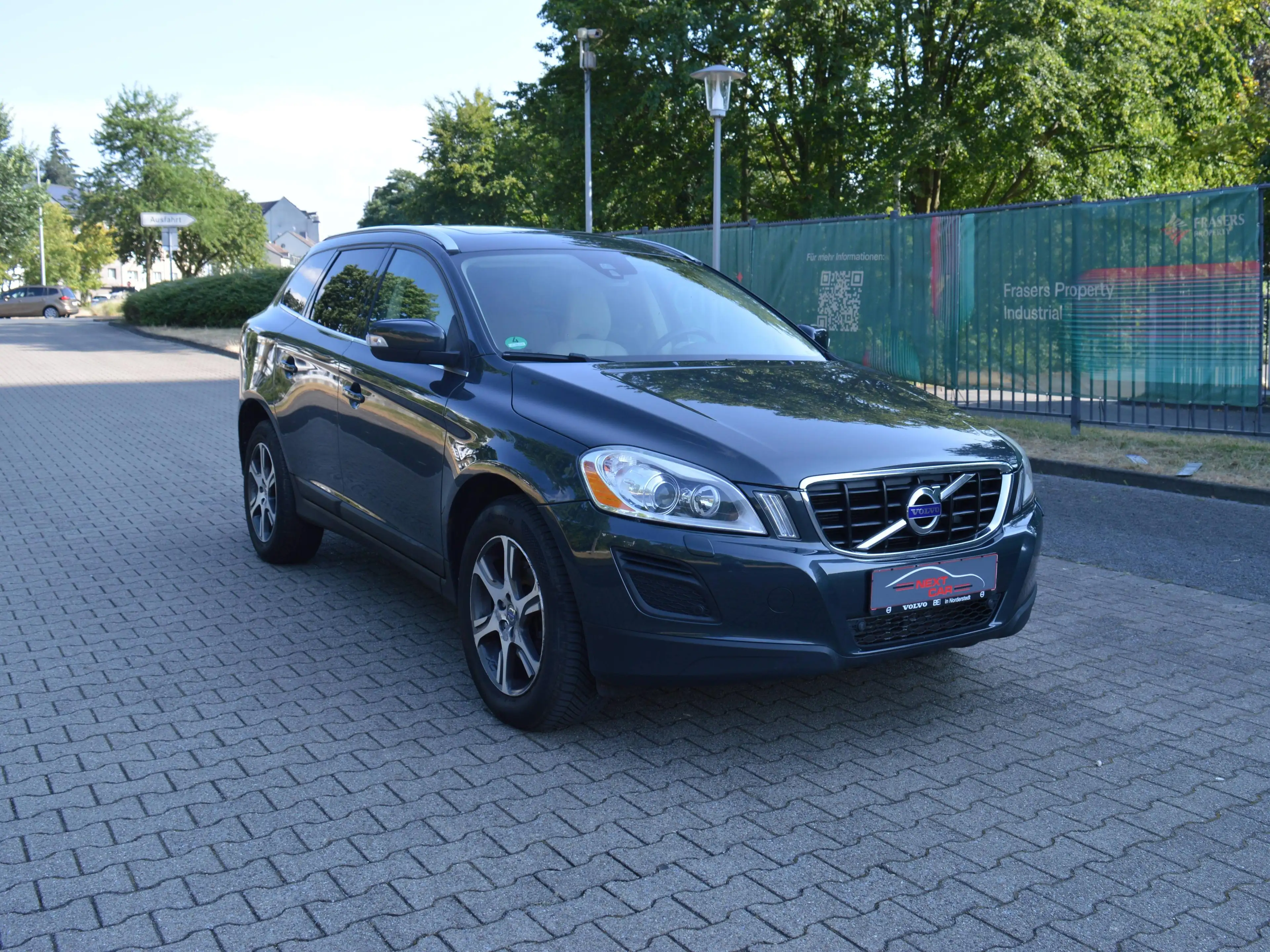 Volvo XC60 Summum AWD*Xenon*Navi*Pano*Kamera*Leder* — photo 3