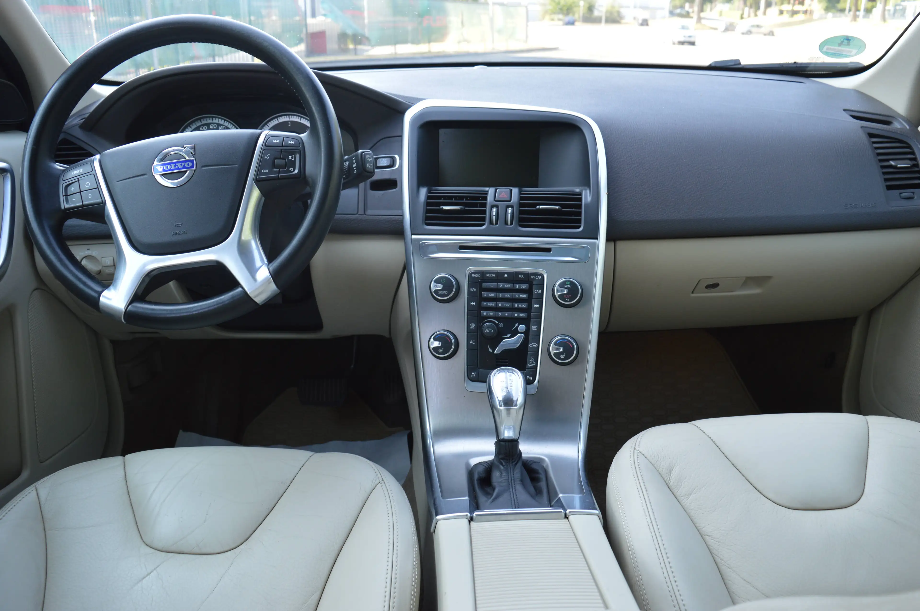 Volvo XC60 Summum AWD*Xenon*Navi*Pano*Kamera*Leder* — photo 9