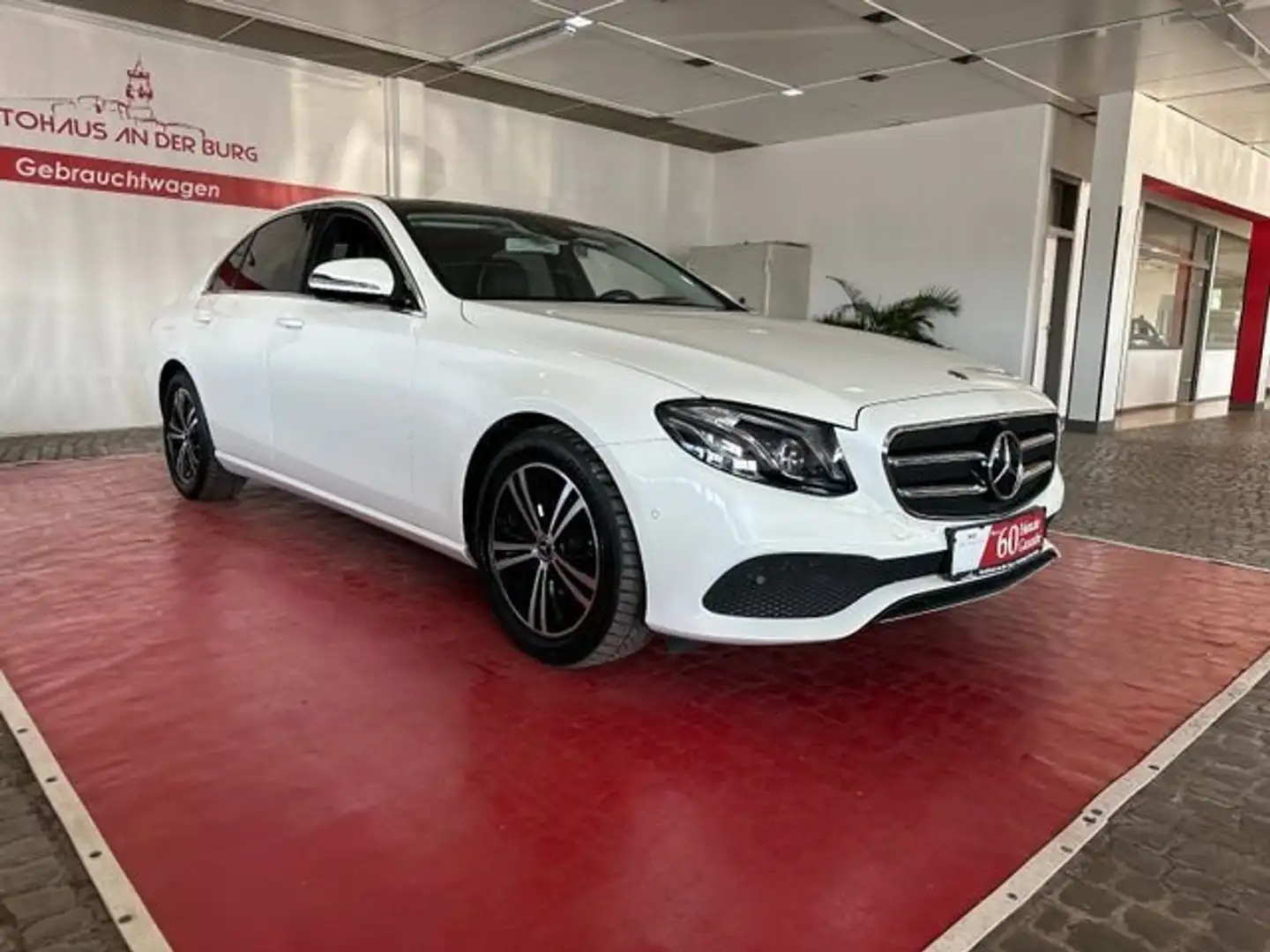 Mercedes-Benz E 220 d lim. *2. Hd. + Ambiente + LED + 360° Kamera Weiß - 2