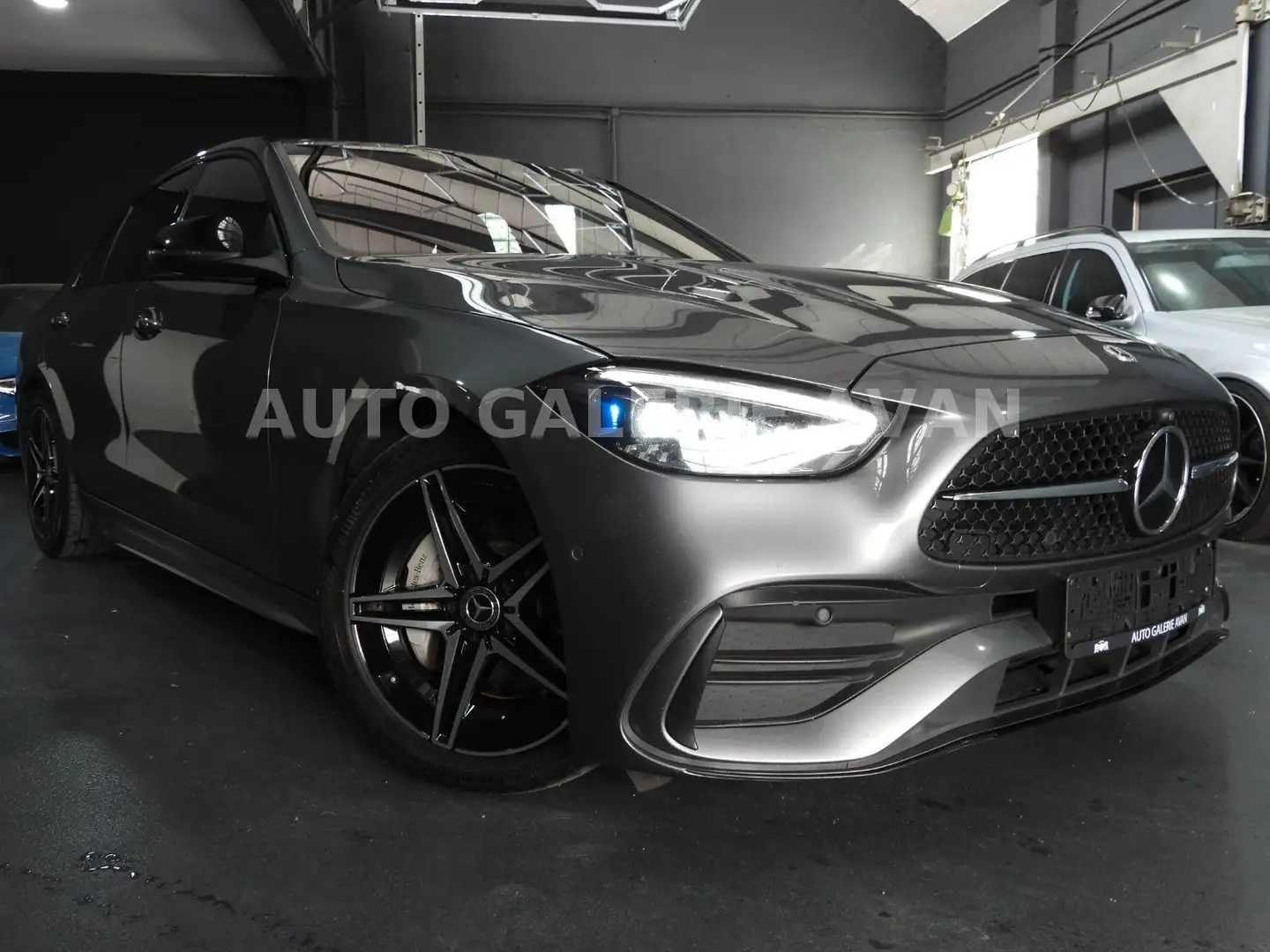 Mercedes-Benz C 220 D AMG-LINE Grau - 2