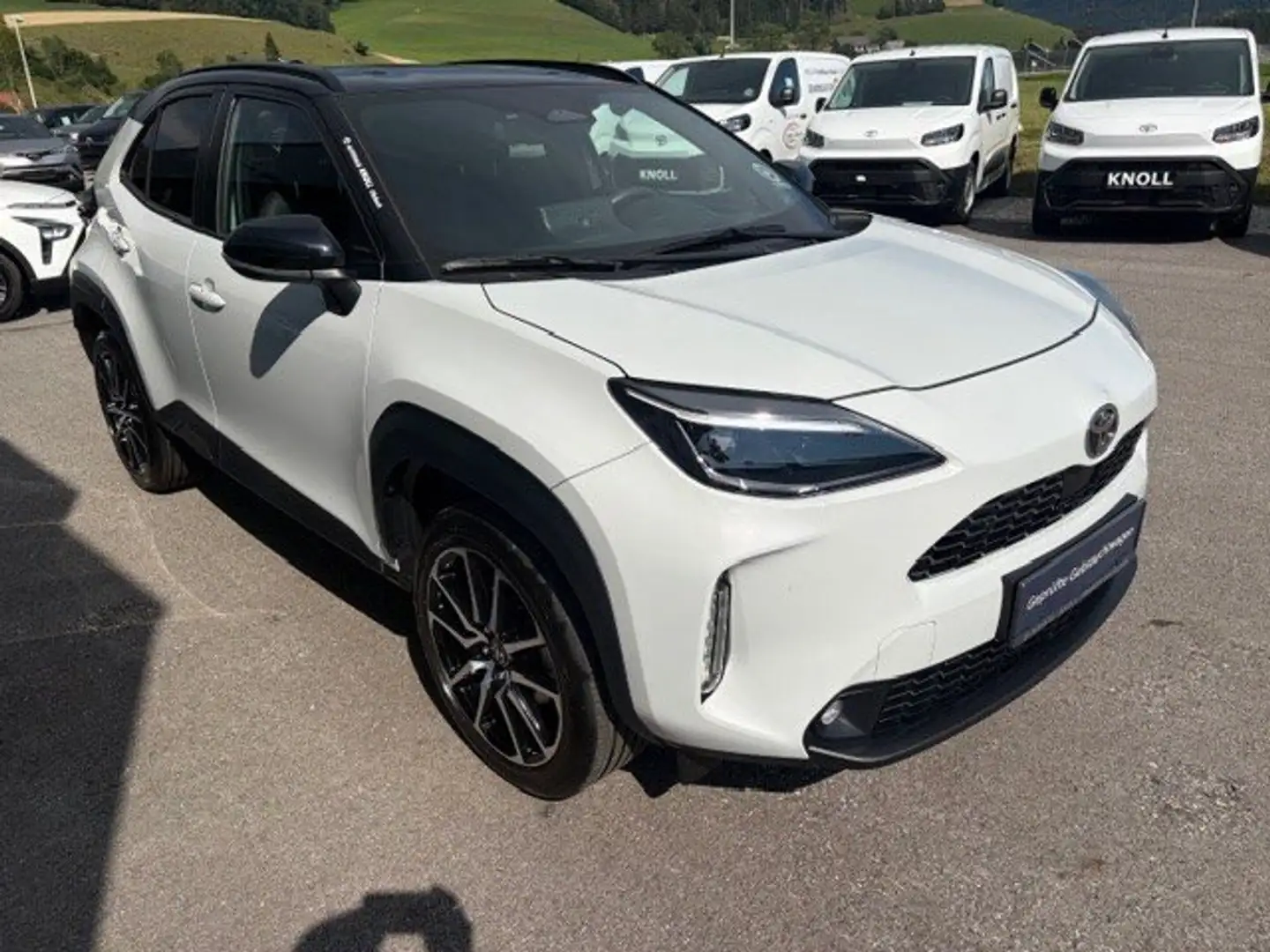 Toyota Yaris Cross 1,5 Hybrid FWD GR Sport Weiß - 1