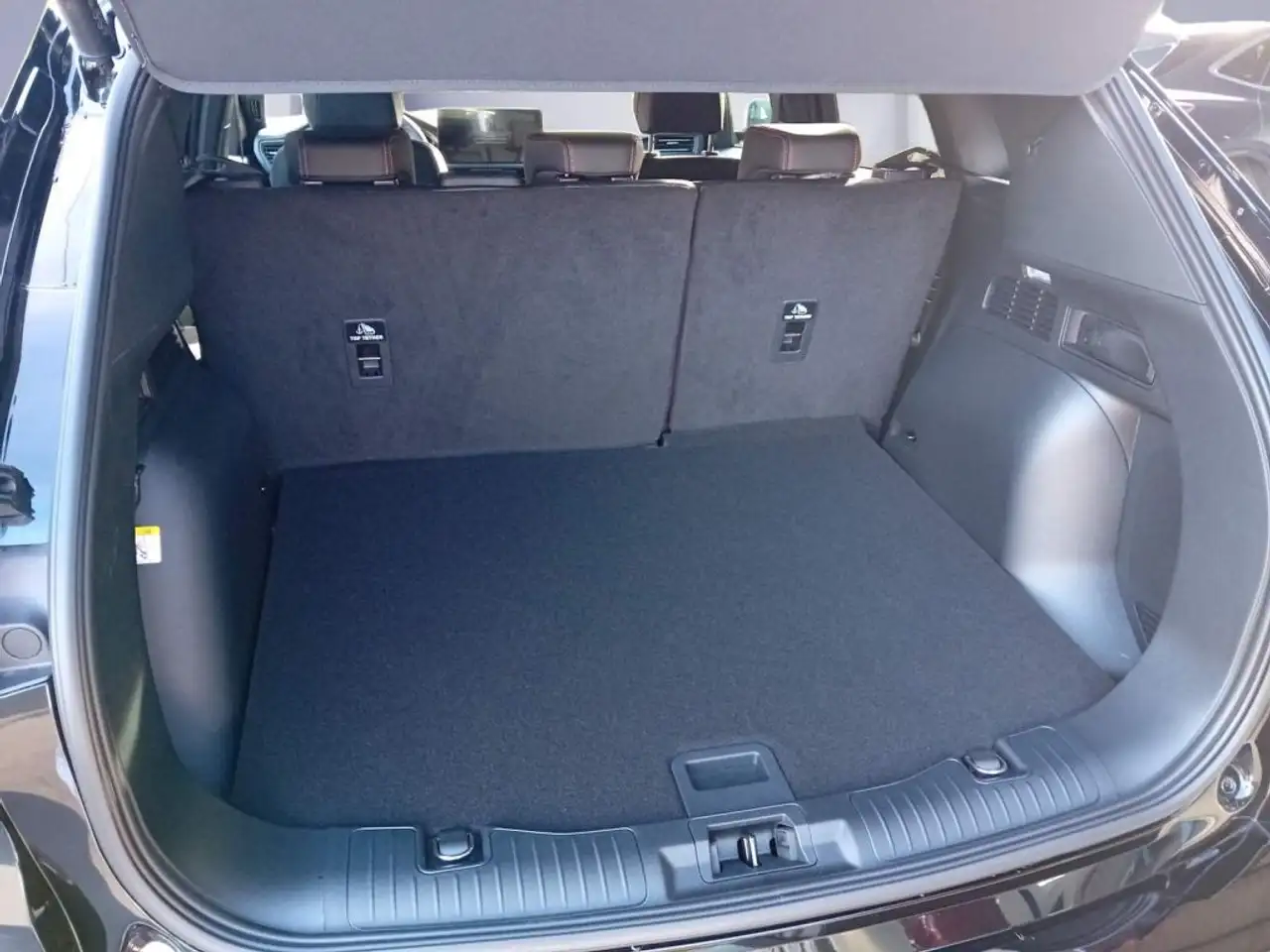 Ford Kuga 2.5 Duratec FHEV 4x4 ST-LINE X''AHK'' 7