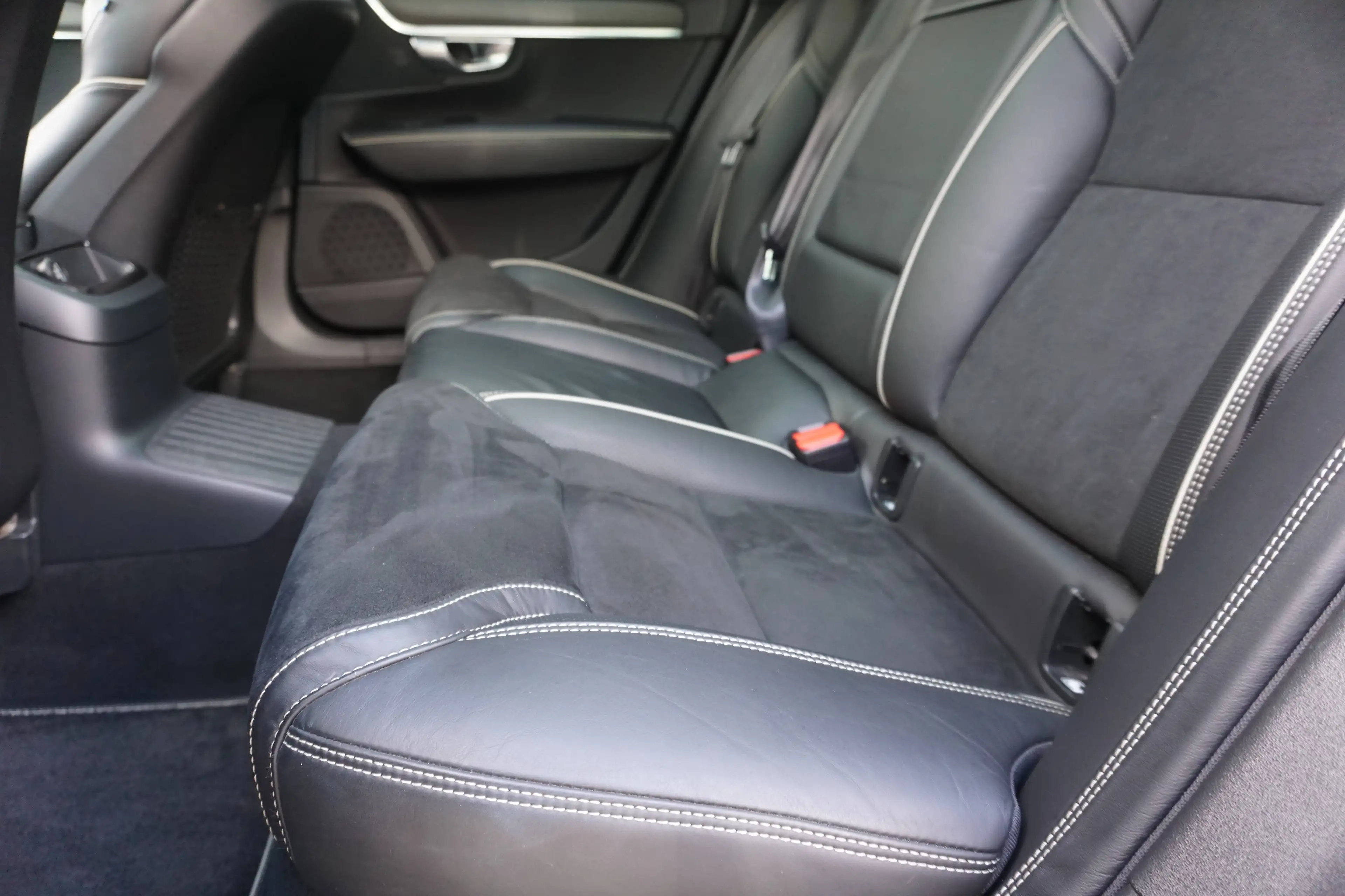 Volvo V90 V90 2.0 T8 TE AWD PHEV R-Design Geartronic-Navi-Cam-Pano-Keyless-CruiseC-Garantie — photo 6