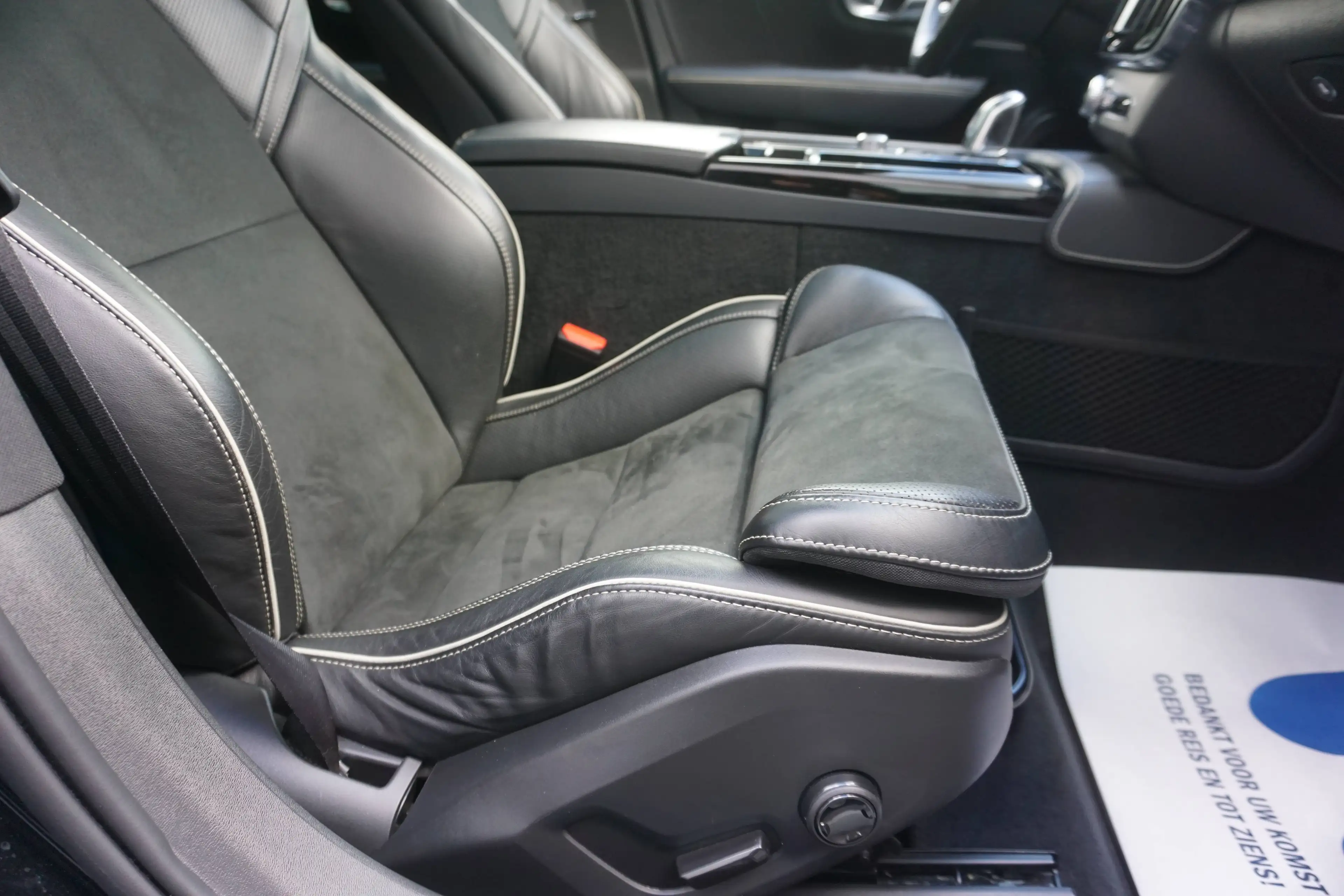 Volvo V90 V90 2.0 T8 TE AWD PHEV R-Design Geartronic-Navi-Cam-Pano-Keyless-CruiseC-Garantie — photo 7