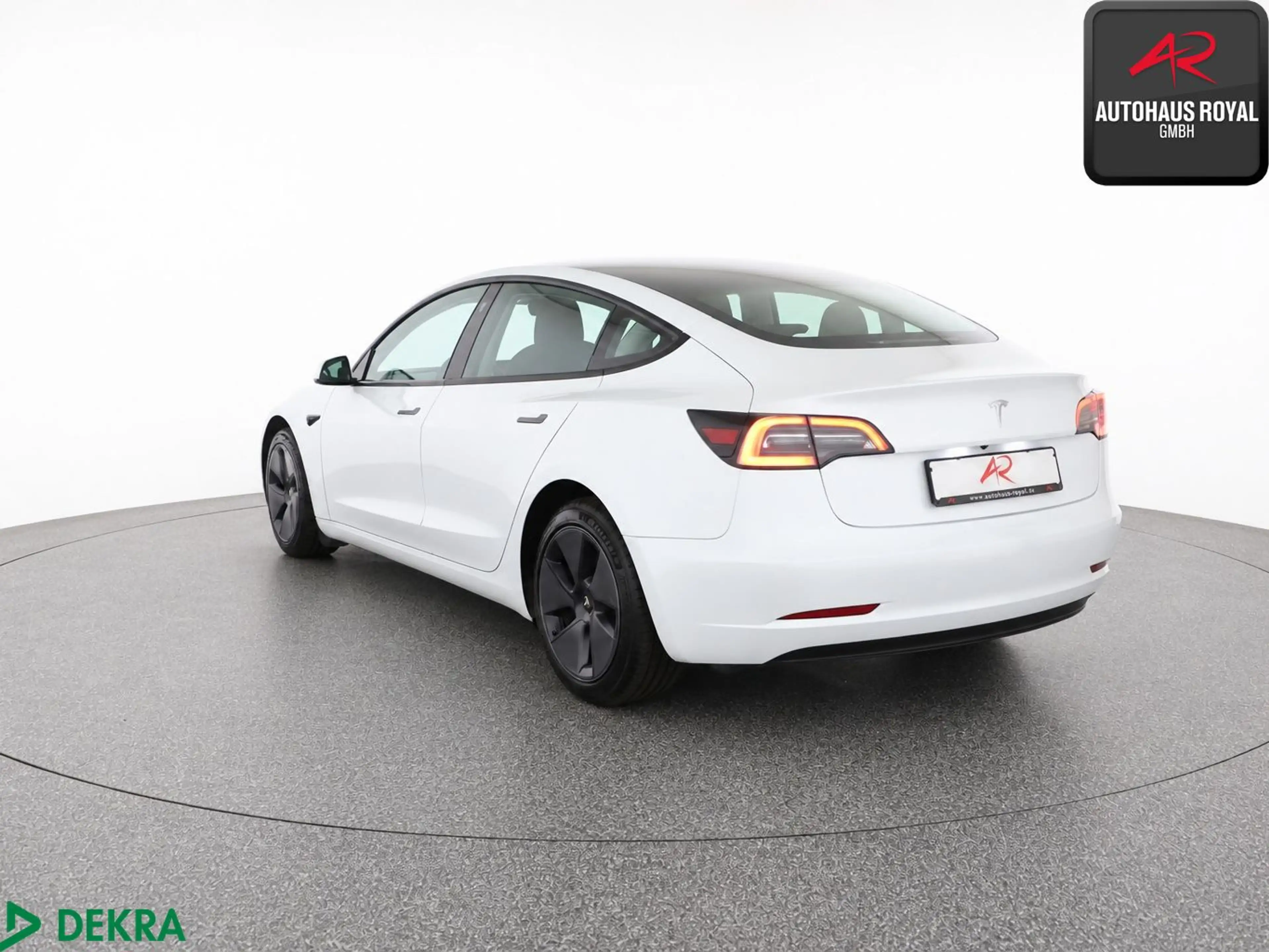 Tesla Model 3 RWD PANO,KEYLESS,ACC,KAMERA,WÄRMEPUMPE — photo 3