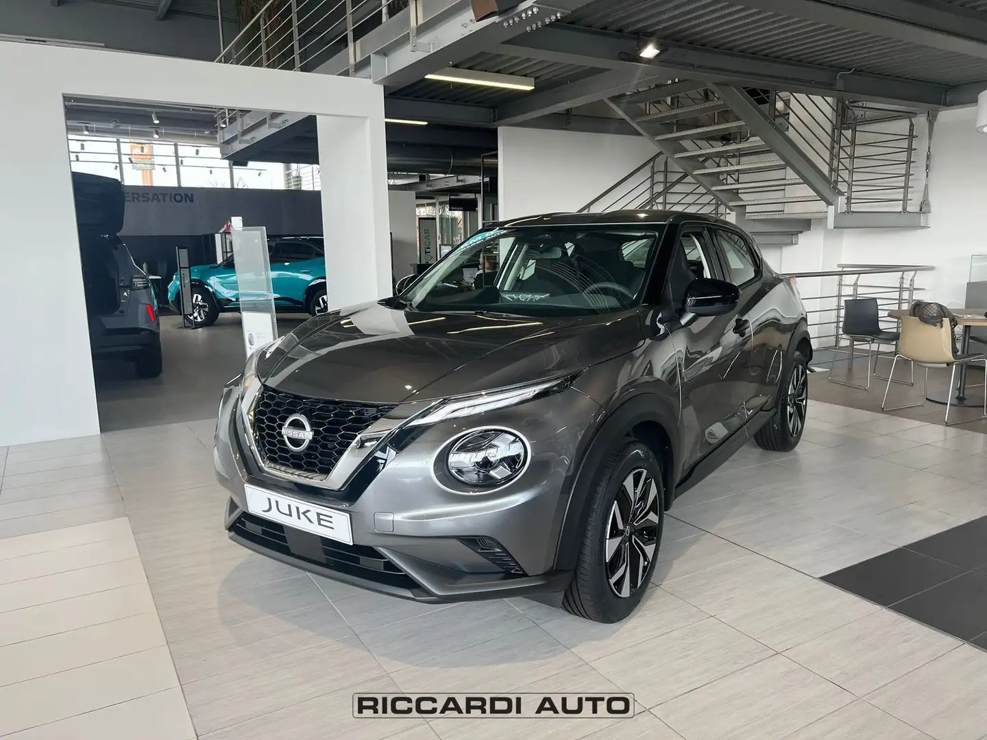 Nissan Juke NEW MC24 ACENTA MT Gris - 1