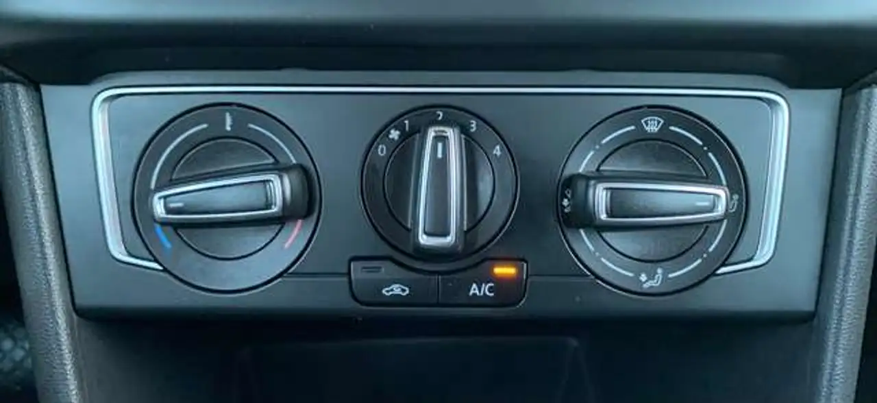 Volkswagen Polo Citadine 5 portes — photo 16